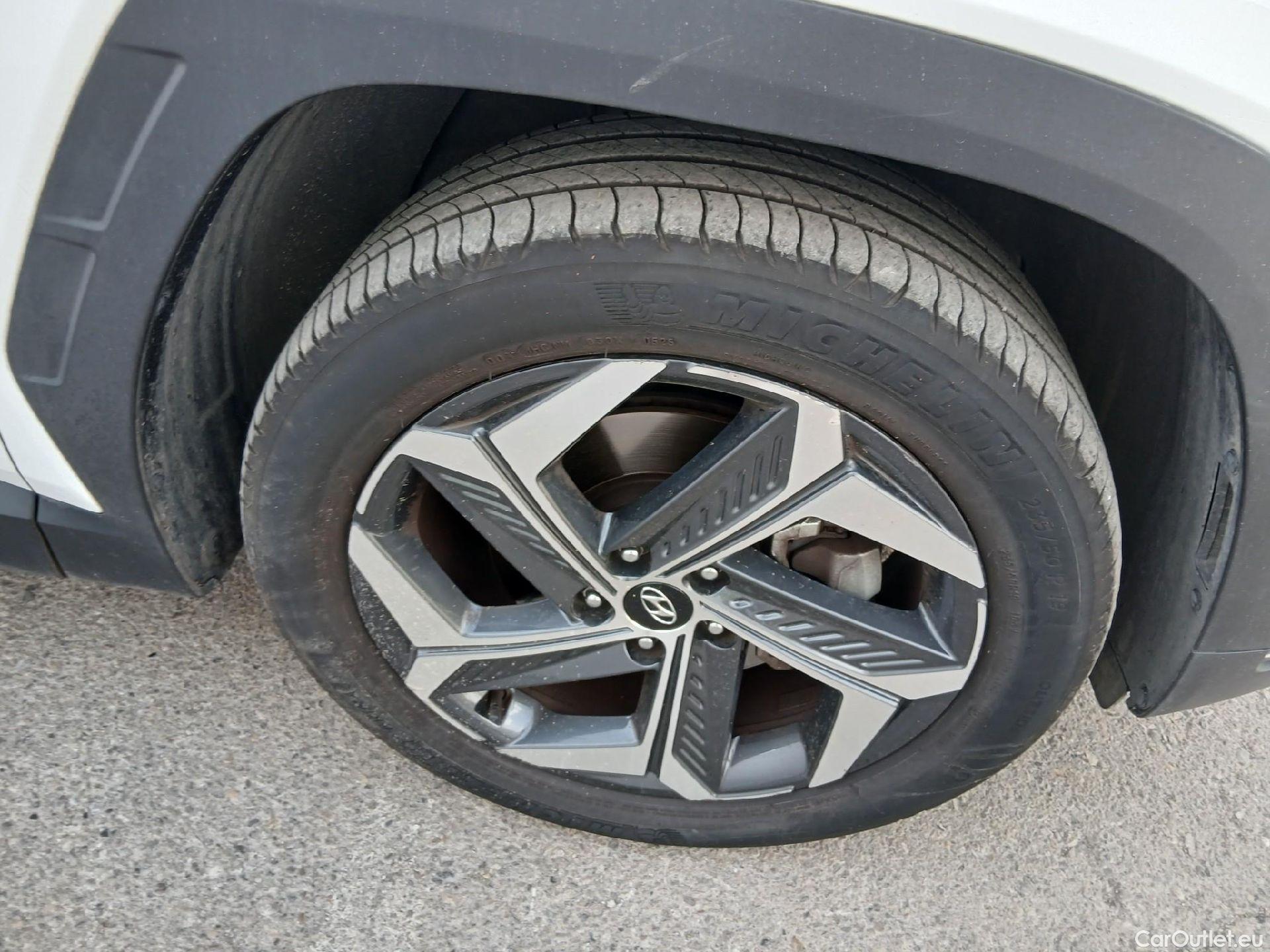  Hyundai  Tucson HYUNDAI  / 2020 / 5P / todoterreno 1.6 TGDI 169kW HEV Tecno Auto 2C #21