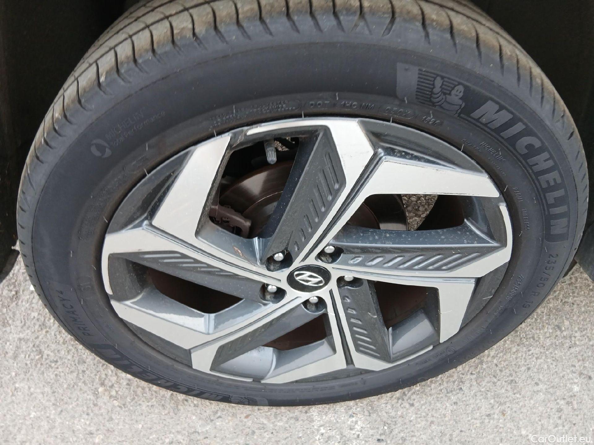  Hyundai  Tucson HYUNDAI  / 2020 / 5P / todoterreno 1.6 TGDI 169kW HEV Tecno Auto 2C #19