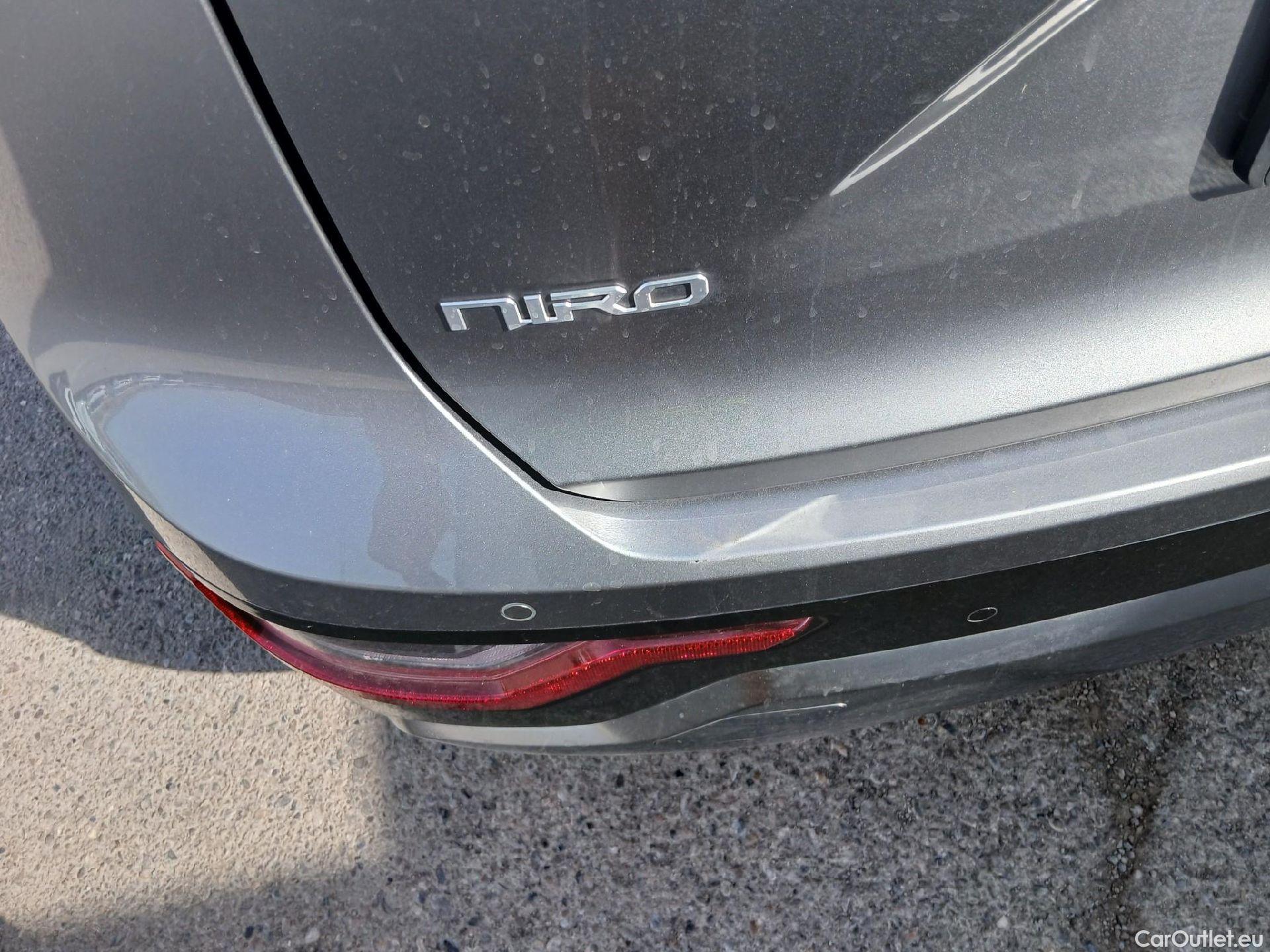  KIA  Niro KIA  / 2022 / 5P / crossover 1.6 GDi HEV 104kW (141CV) Drive #10