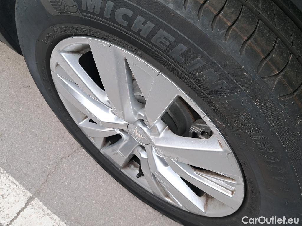  Peugeot  3008 PEUGEOT  / 2020 / 5P / todoterreno 1.5 BlueHDi 96kW (130CV) S&S Active Pack (AC4) #18