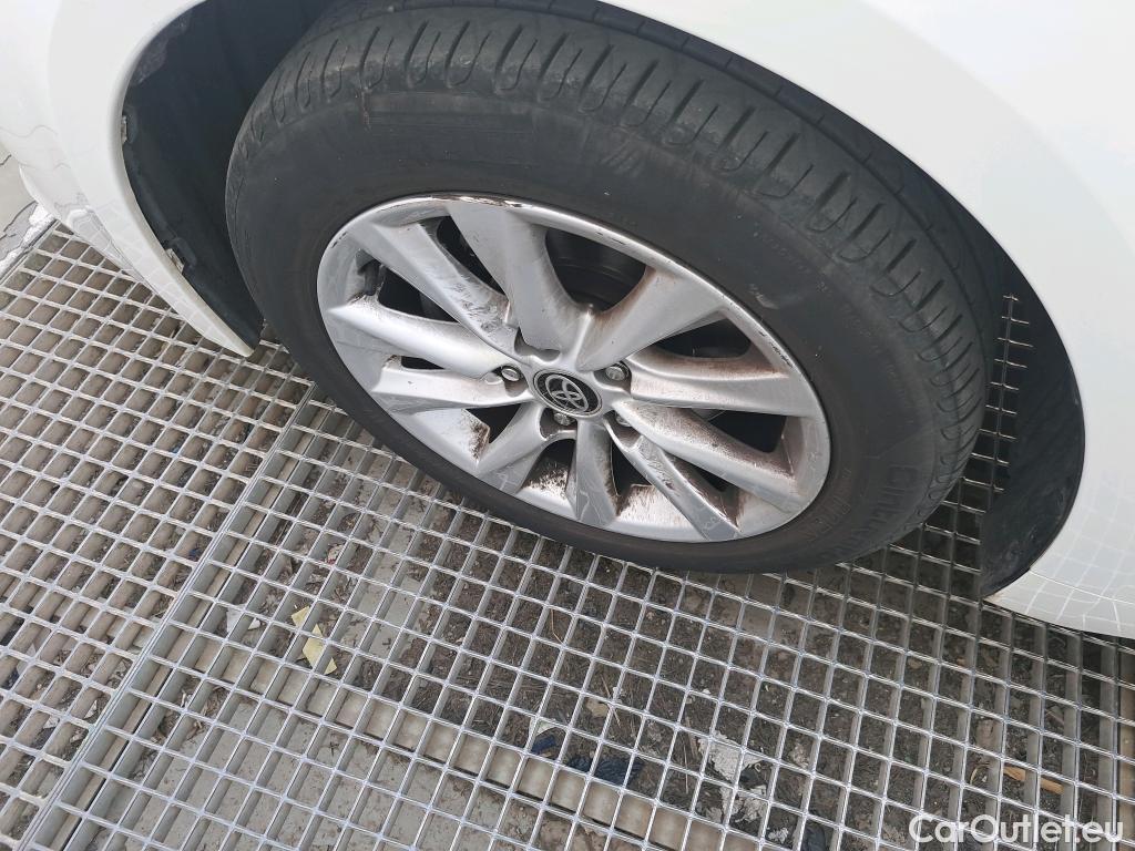  Toyota  Corolla TOYOTA  / 2019 / 5P / familiar 140H Active Plus Touring Sport #26
