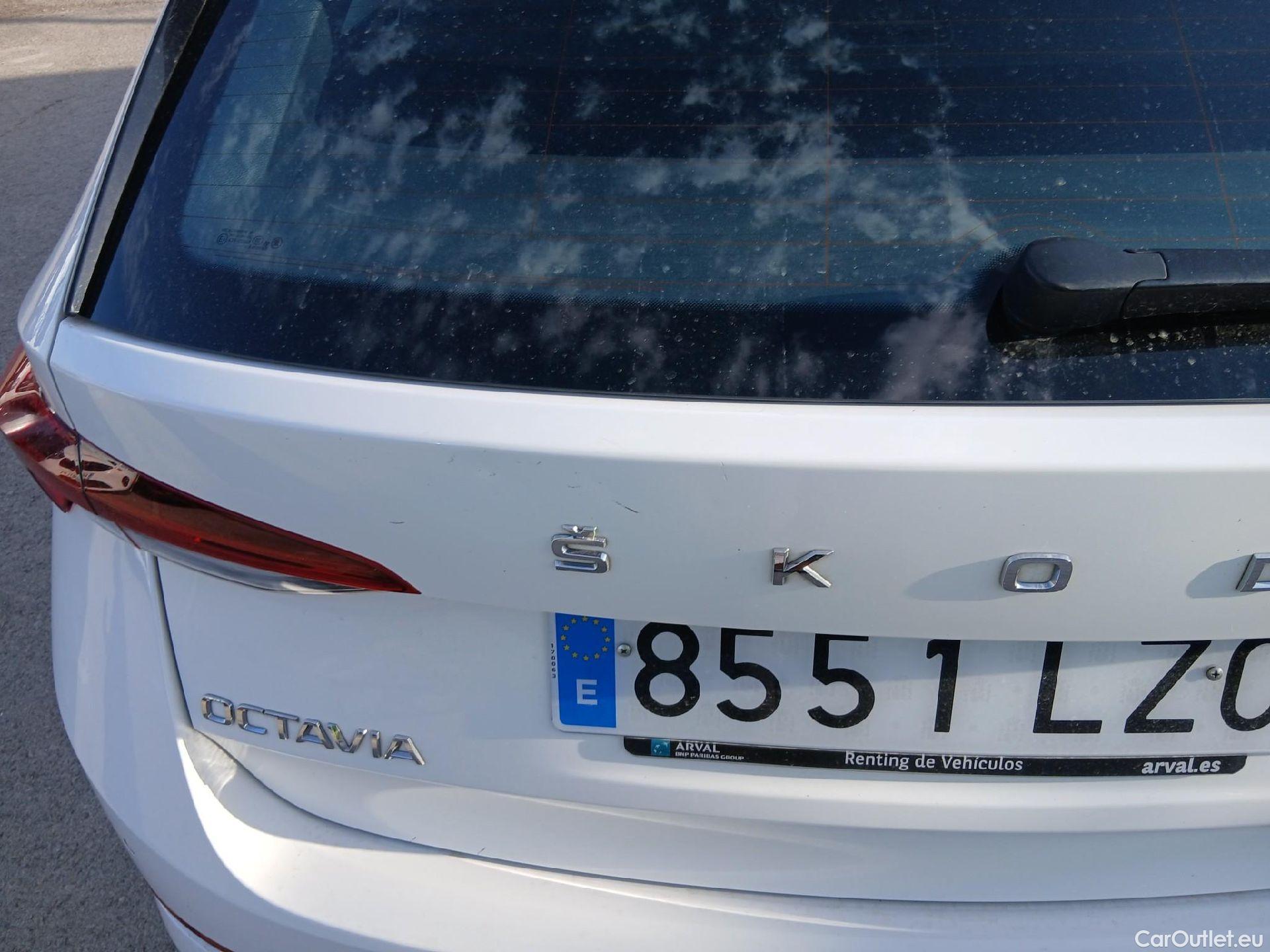  Skoda  Octavia SKODA  / 2020 / 5P / familiar Combi 2.0 TDI 85kW(115CV) Man Ambition #5