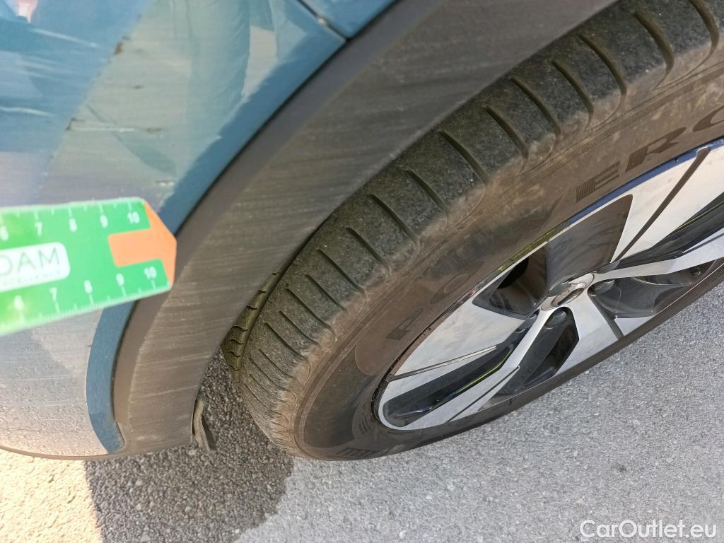  Volvo  XC 40 VOLVO XC40 / 2021 / 5P / todoterreno 1.5 T4 Recharge PHEV Plus Bright Auto #40