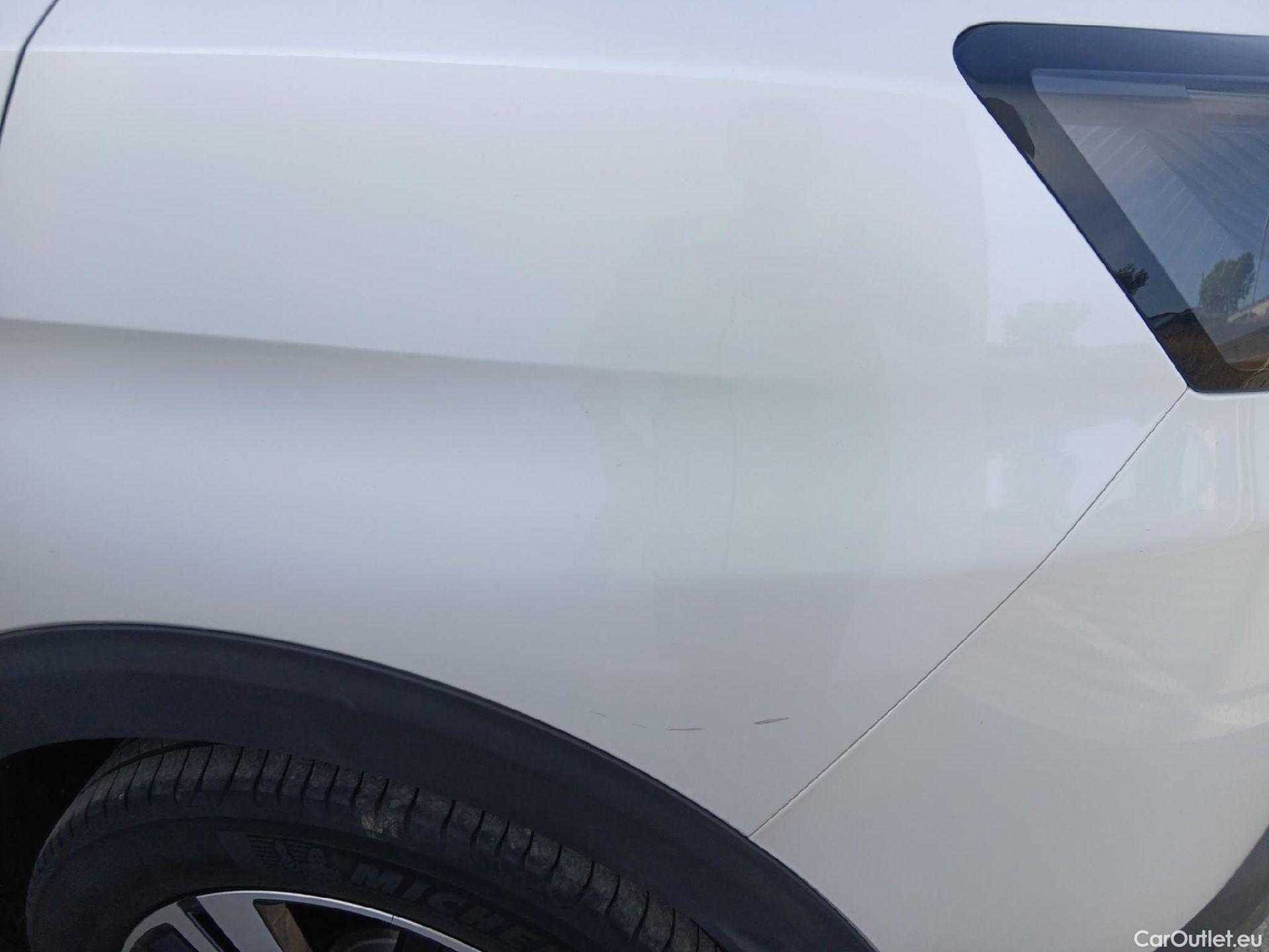  Peugeot  3008 PEUGEOT  / 2020 / 5P / todoterreno 1.5 BlueHDi 96kW S&S GT EAT8 #4