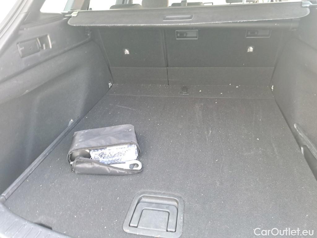  Toyota  Corolla TOYOTA  / 2019 / 5P / familiar 140H Active Plus Touring Sport #15