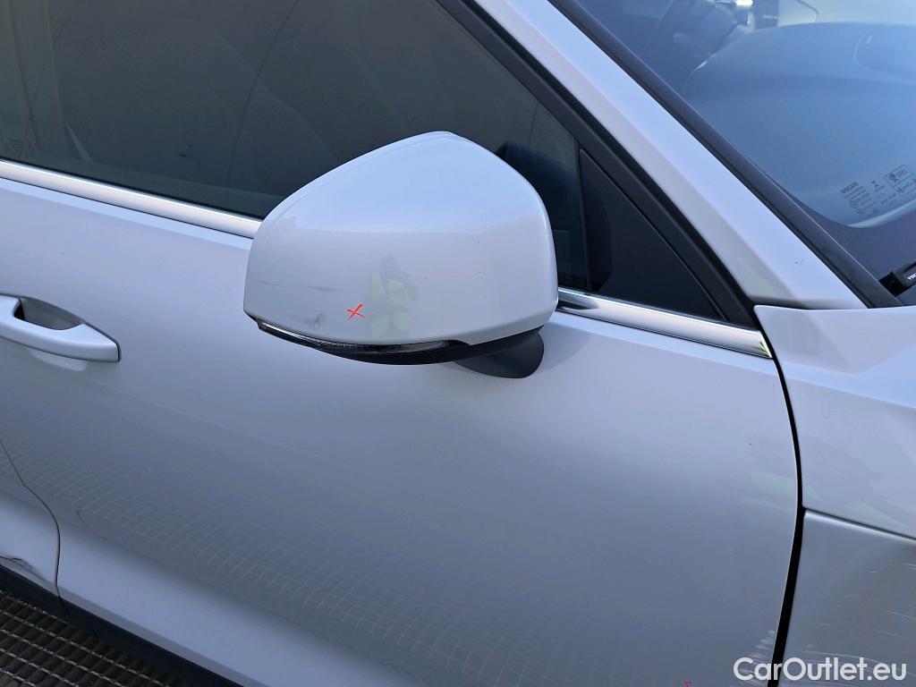  Volvo  XC 40 VOLVO XC40 / 2017 / 5P / todoterreno 1.5 T5 Twin Recharge Inscription Ex Auto #29