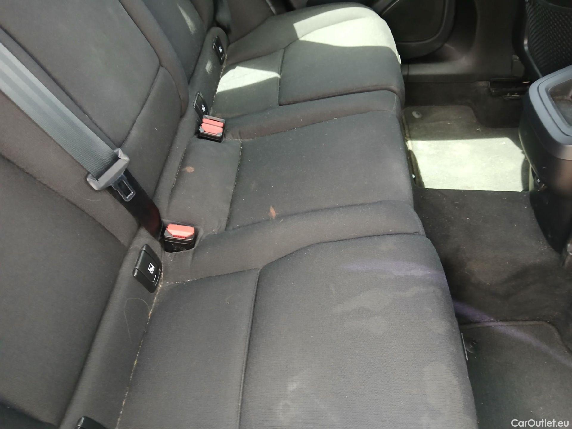 Volvo  XC60 VOLVO  / 2017 / 5P / todoterreno 2.0 B4 D Momentum Pro Auto #32