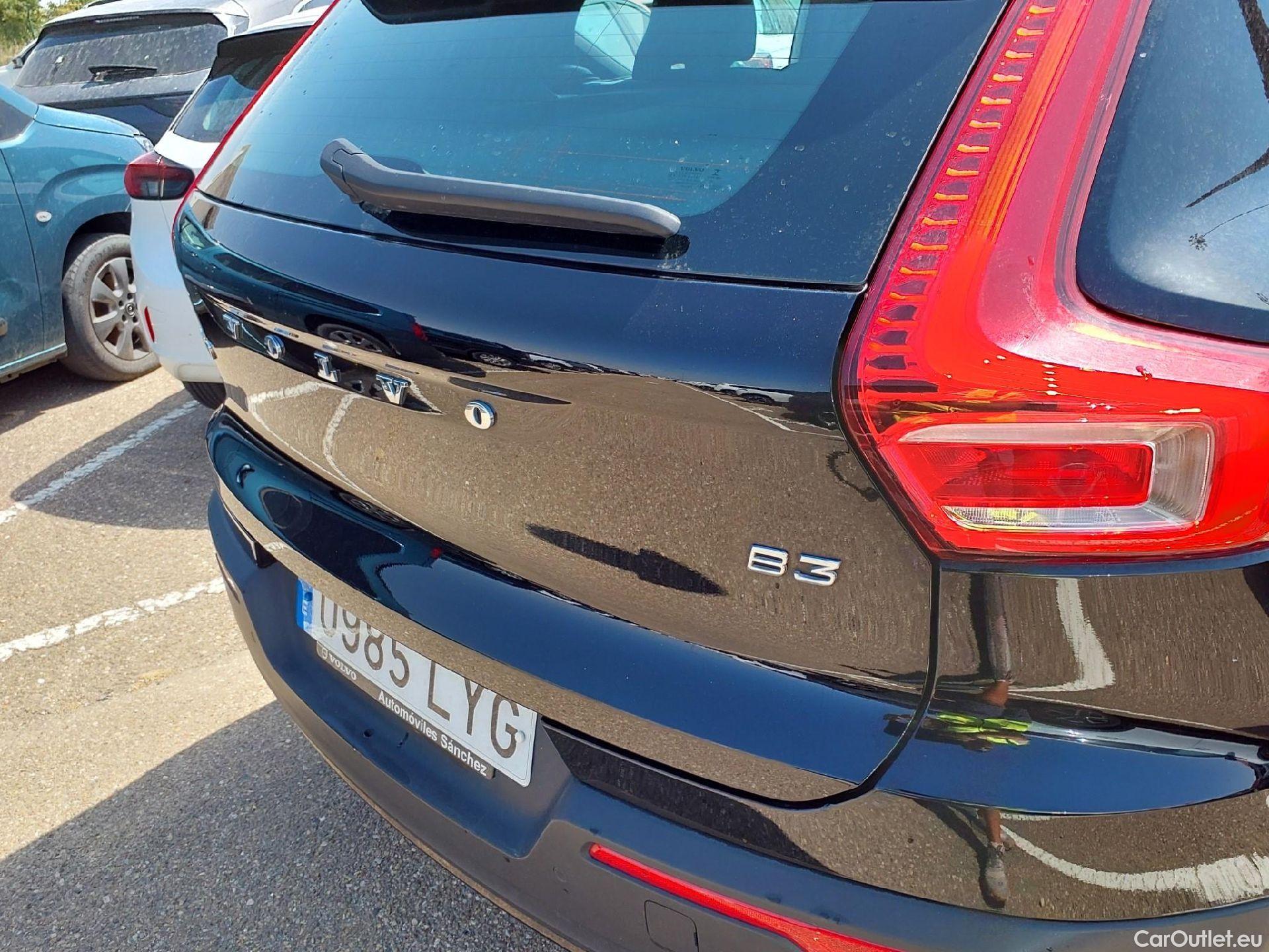  Volvo  XC 40 VOLVO XC40 / 2017 / 5P / todoterreno 2.0 B3 G R-Design Auto #18
