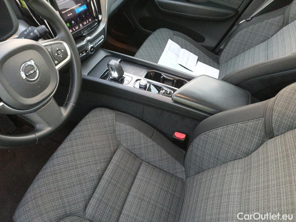  Volvo  XC60 VOLVO    2.0 T6 AWD Recharge Core Auto #18
