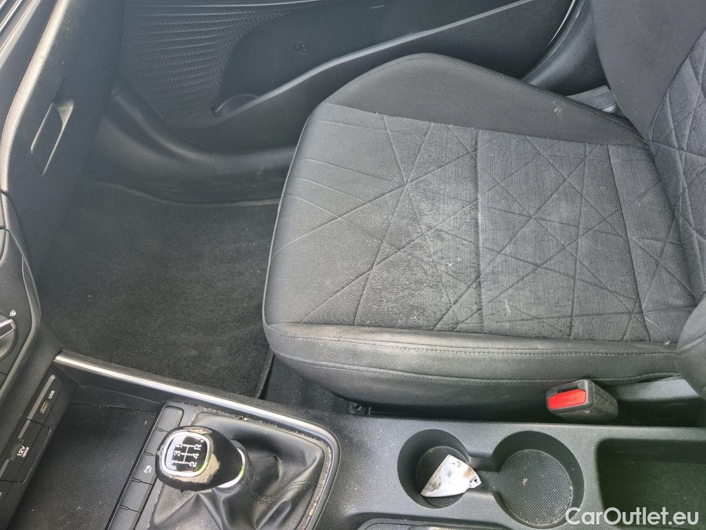  Hyundai  Bayon HYUNDAI  / 2021 / 5P / todoterreno 1.2 MPI Maxx #12