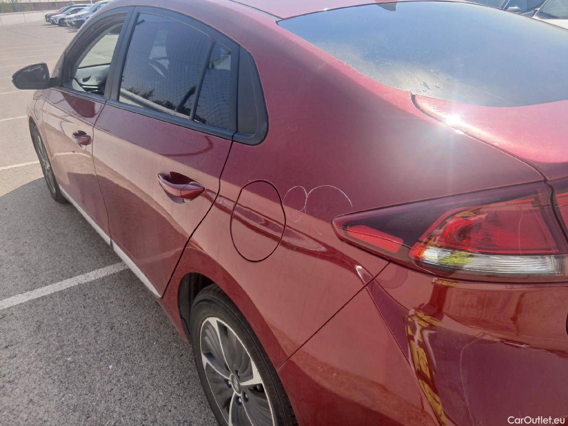  Hyundai   Ioniq HYUNDAI / 2019 / 5P / berlina con portón 1.6 GDI PHEV Klass DCT #15
