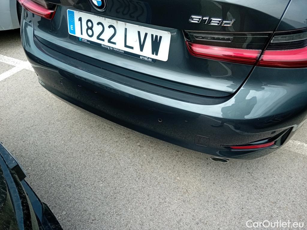  Bmw  Serie 3 BMW  / 2018 / 4P / sedán 318d Auto. #17