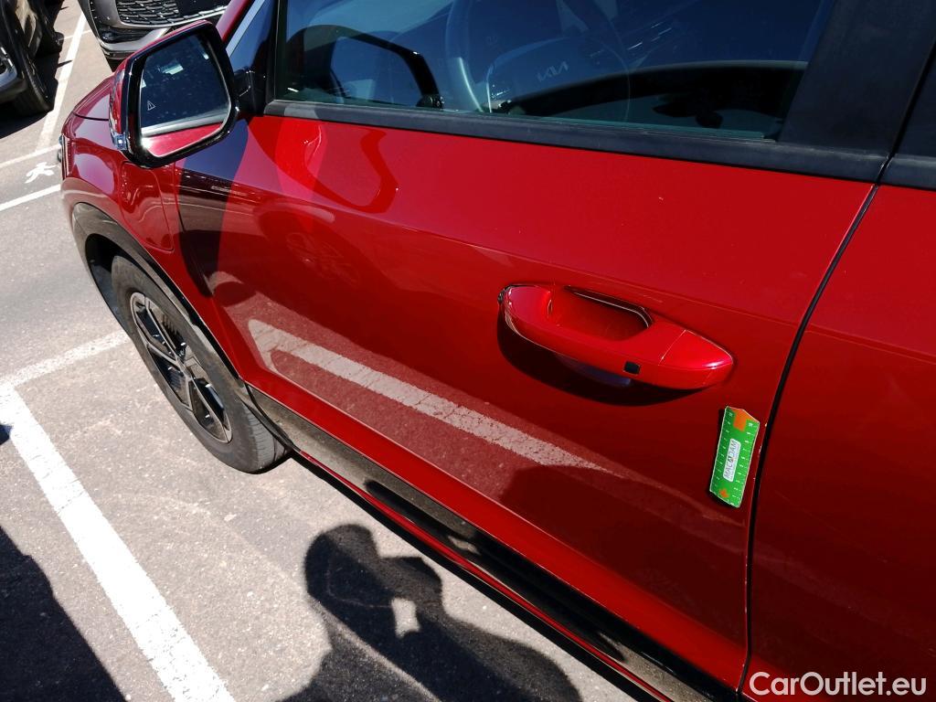  KIA  Niro KIA  / 2022 / 5P / crossover 1.6 GDi PHEV 135kW (183CV) Drive #13