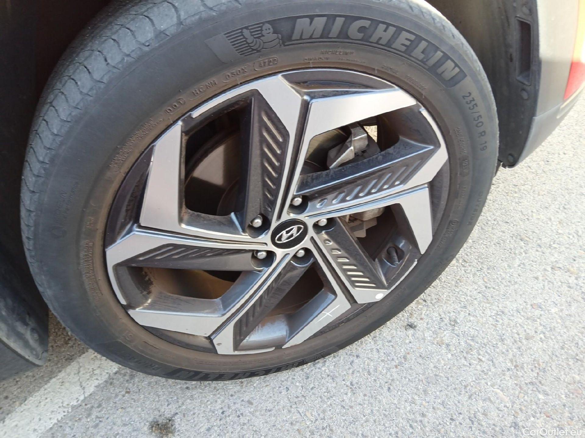  Hyundai  Tucson HYUNDAI  / 2020 / 5P / todoterreno 1.6 TGDI PHEV 195kW Style Auto 4x4 #28