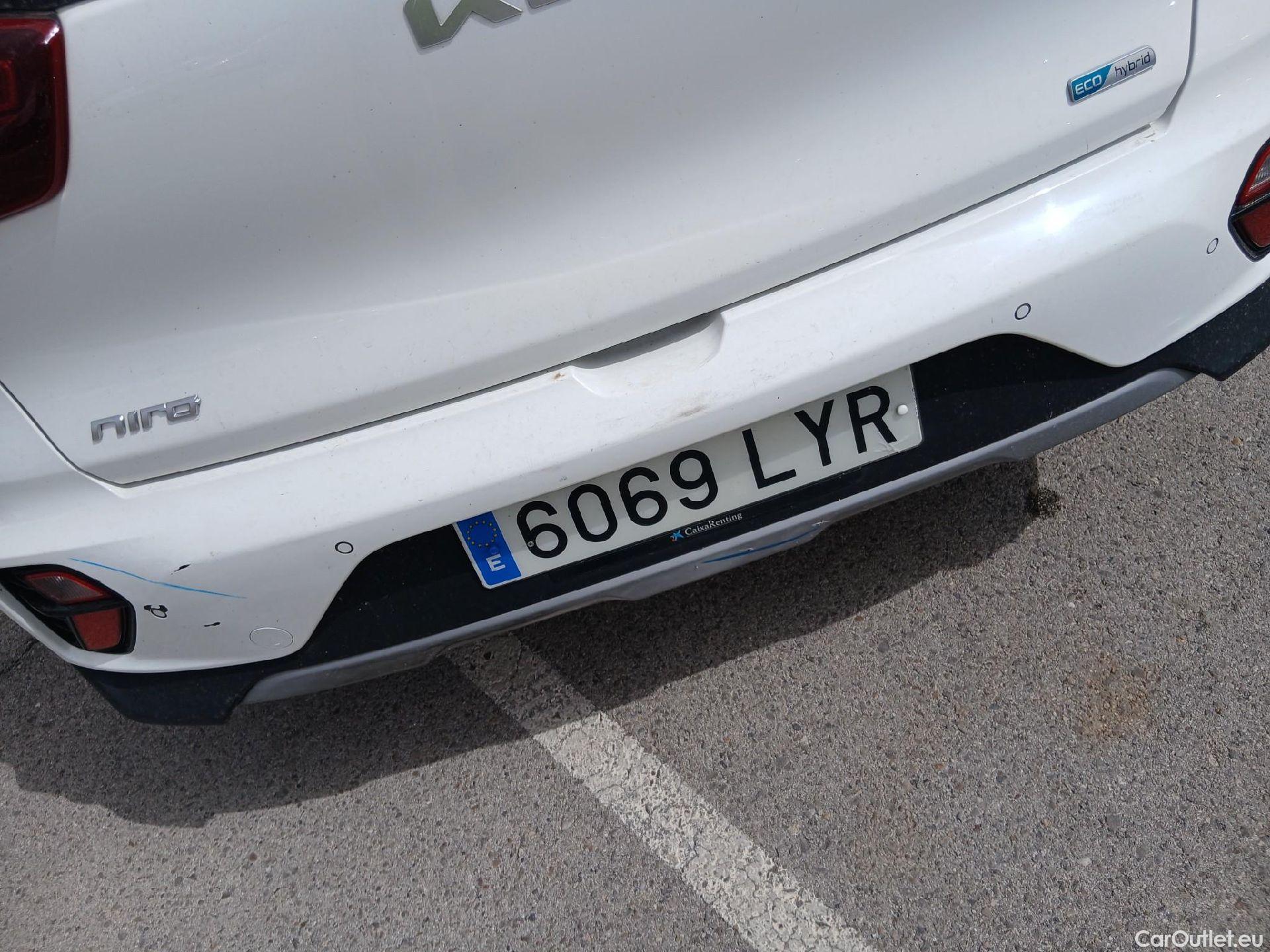  KIA  Niro KIA  / 2019 / 5P / crossover 1.6 GDi HEV 104kW (141CV) Emotion (AC) #27