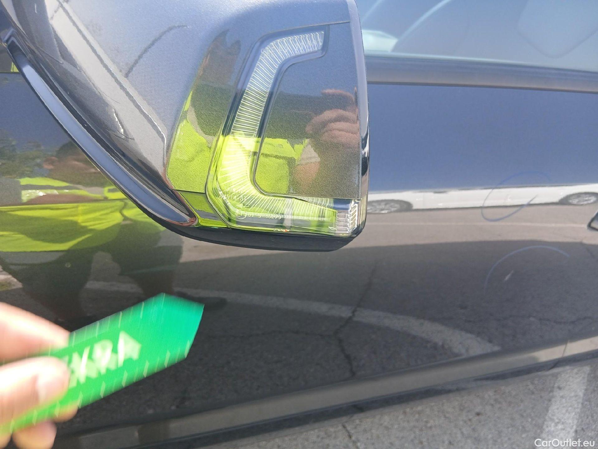  KIA  Niro KIA  / 2022 / 5P / crossover 1.6 GDi HEV 104kW (141CV) Drive #17