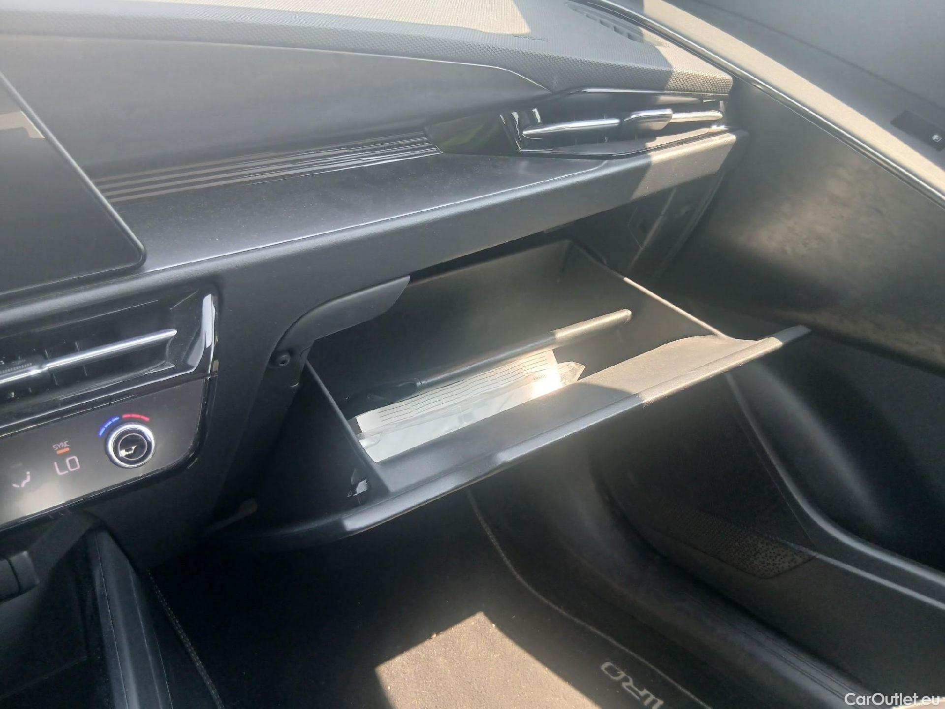  KIA  Niro KIA  / 2022 / 5P / crossover 1.6 GDi HEV 104kW (141CV) Drive #30
