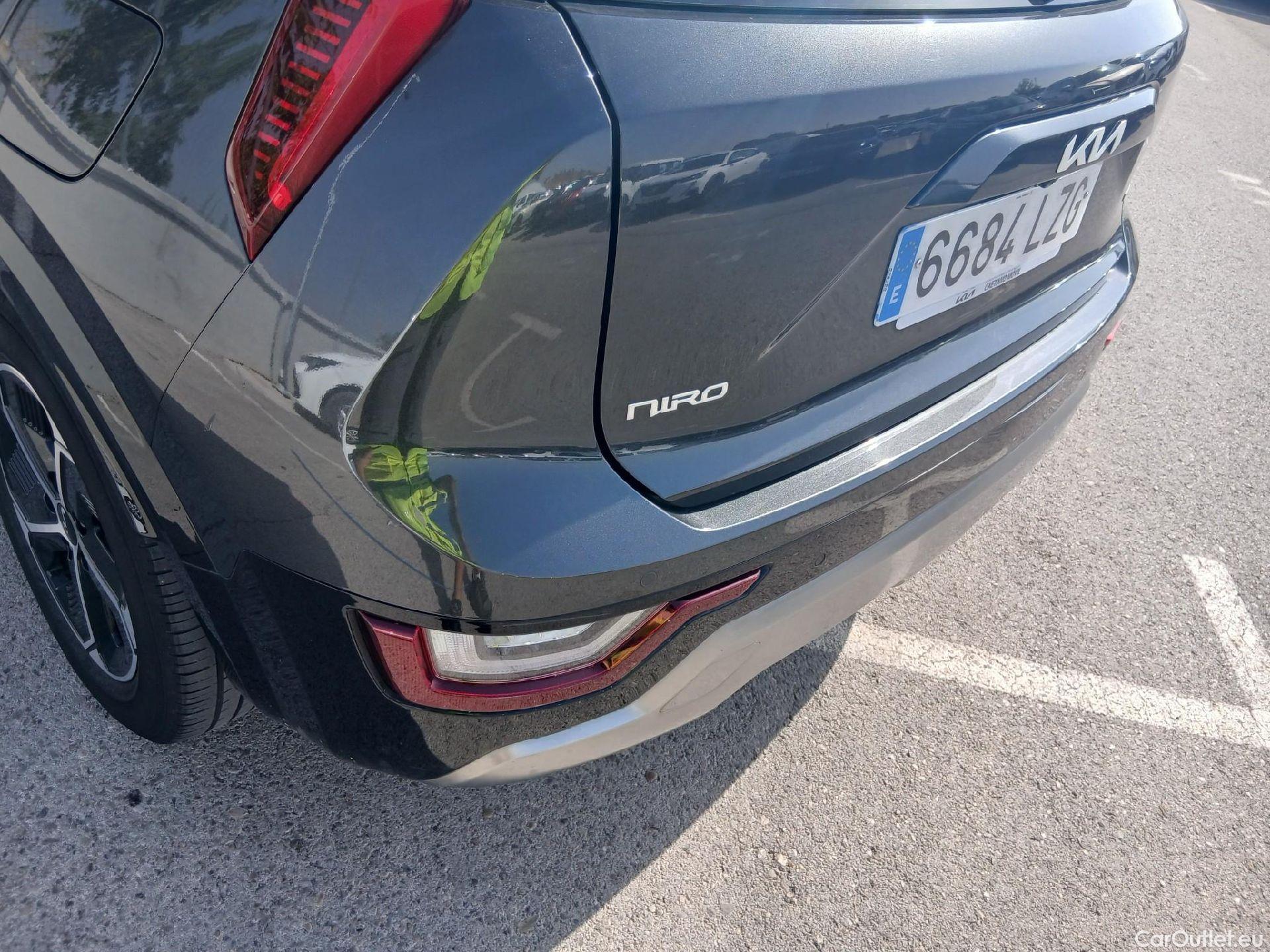  KIA  Niro KIA  / 2022 / 5P / crossover 1.6 GDi HEV 104kW (141CV) Drive #23