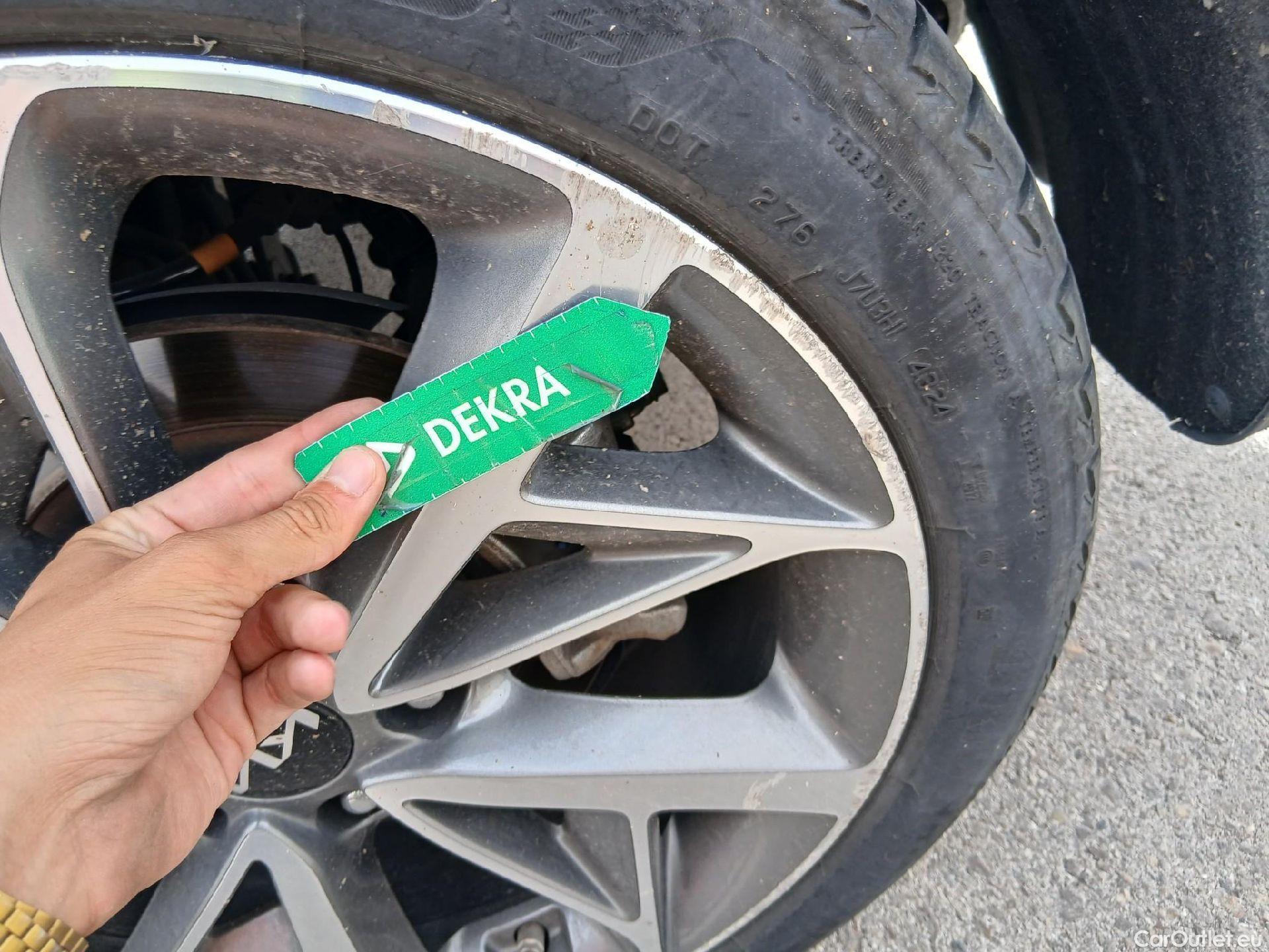  KIA  Niro KIA  / 2019 / 5P / crossover 1.6 GDi HEV 104kW (141CV) Emotion (AC) #20