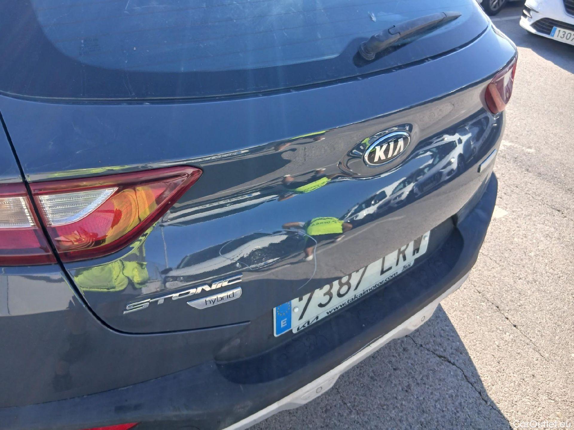  KIA  STONIC KIA  / 2017 / 5P / todoterreno 1.0 T-GDi 88kW (120CV) MHEV iMT Drive #31