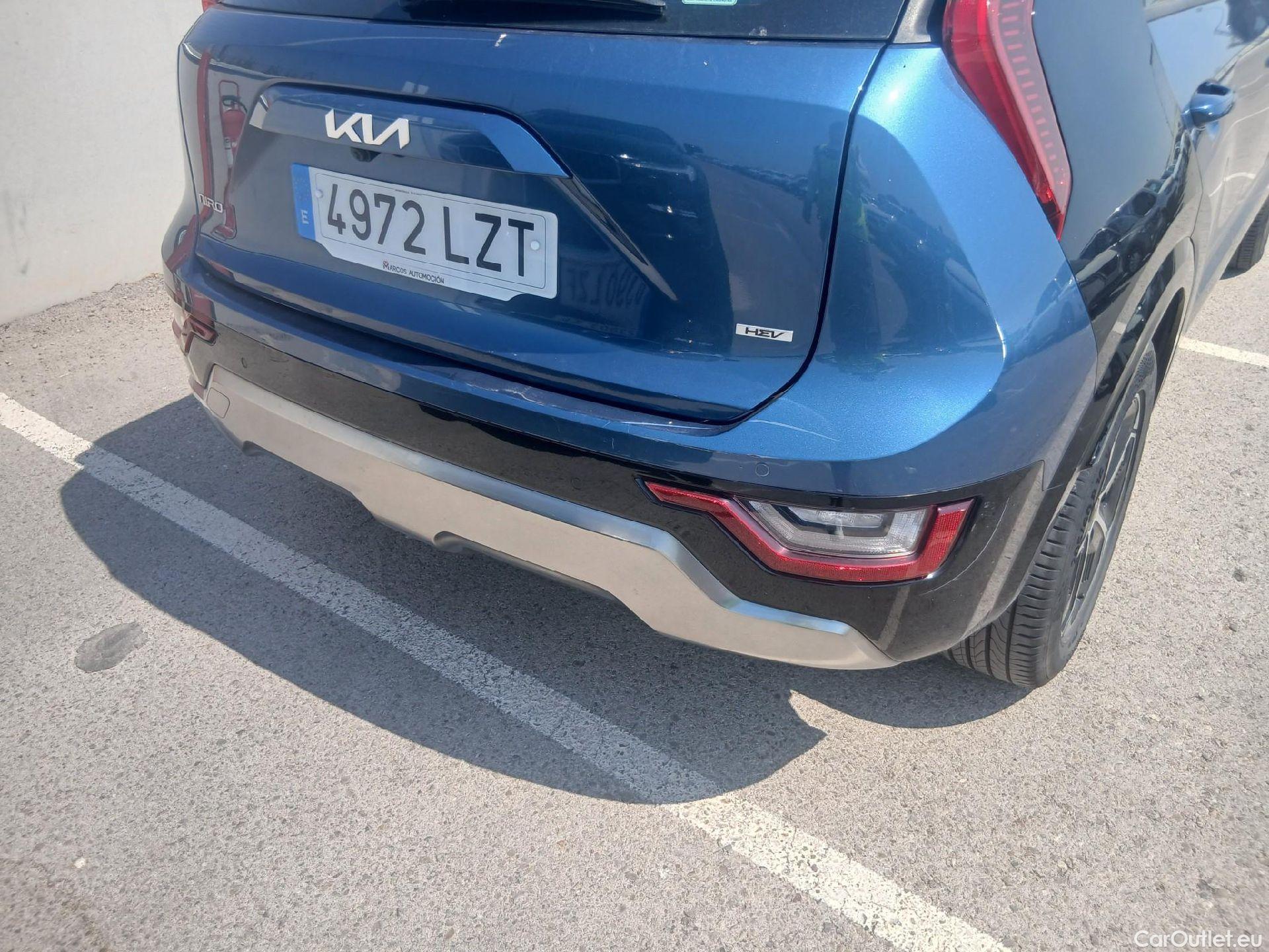  KIA  Niro KIA  / 2022 / 5P / crossover 1.6 GDi HEV 104kW (141CV) Drive #18