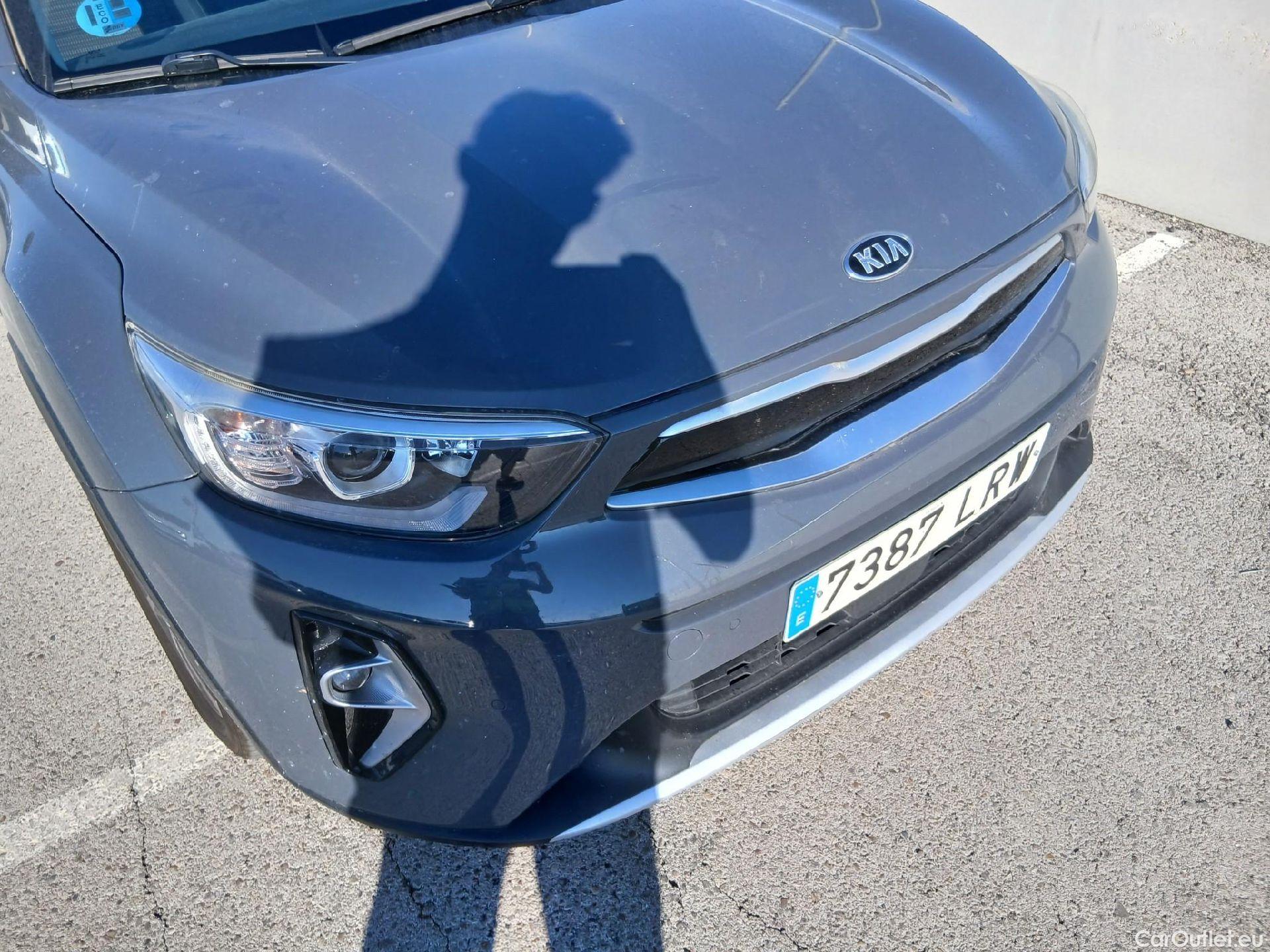  KIA  STONIC KIA  / 2017 / 5P / todoterreno 1.0 T-GDi 88kW (120CV) MHEV iMT Drive #4