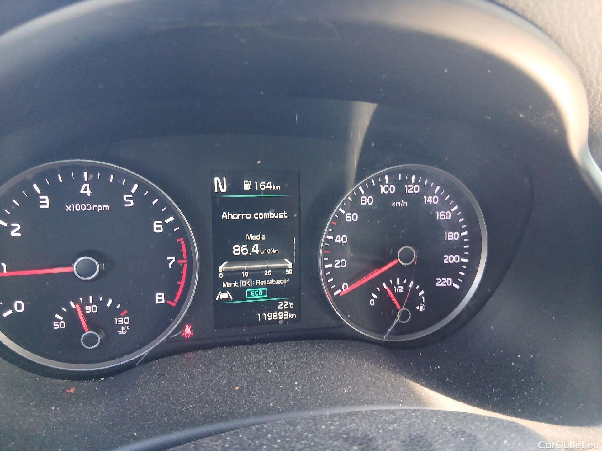  KIA  STONIC KIA  / 2017 / 5P / todoterreno 1.0 T-GDi 88kW (120CV) MHEV iMT Drive #44