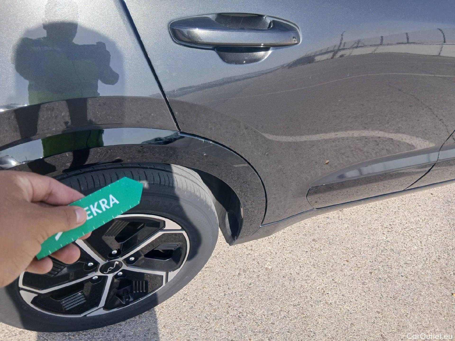  KIA  Niro KIA  / 2022 / 5P / crossover 1.6 GDi HEV 104kW (141CV) Drive #28
