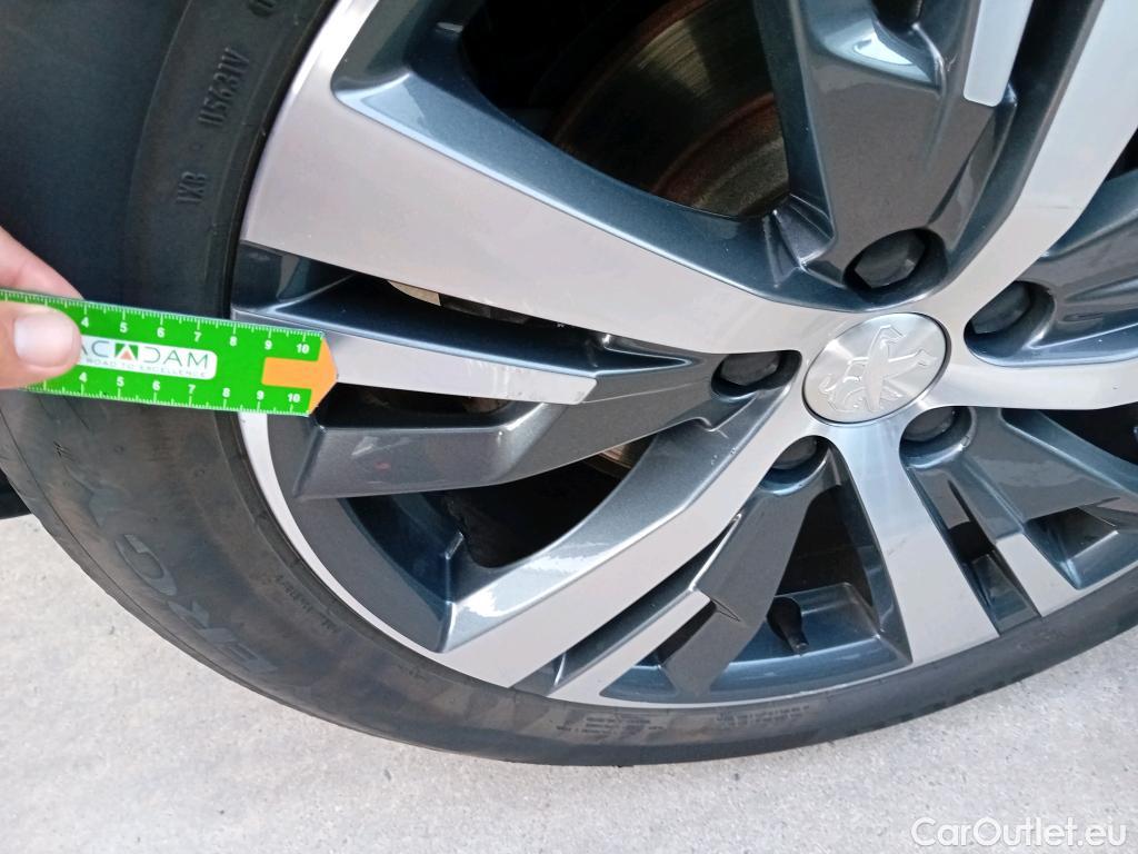  Peugeot  3008 PEUGEOT  / 2020 / 5P / todoterreno 1.5 BlueHDi 96kW (130CV) S&S Allure Pack #8