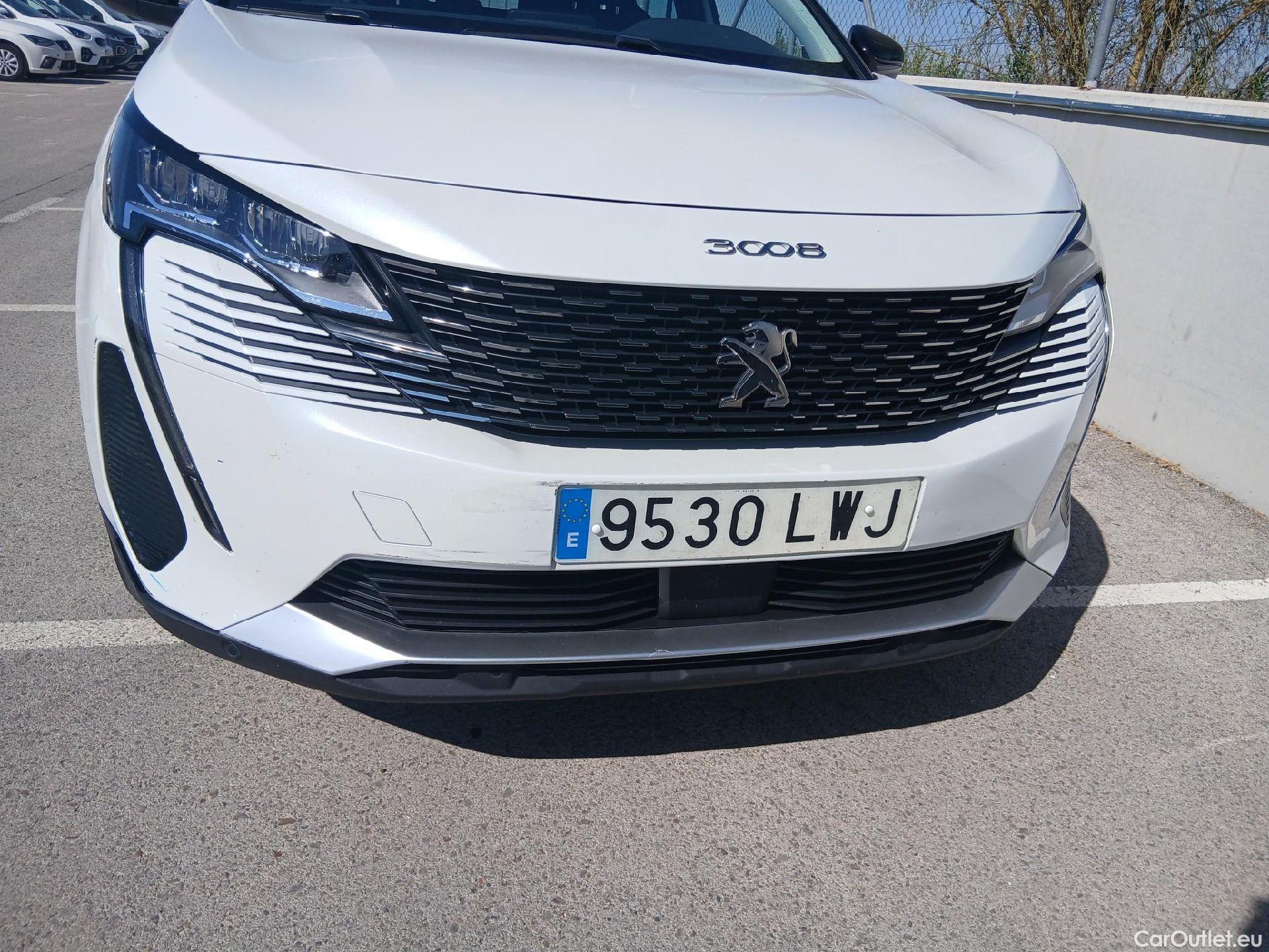  Peugeot  3008 PEUGEOT  / 2020 / 5P / todoterreno 1.5 BlueHDi 96kW S&S Active Pack EAT8 #5