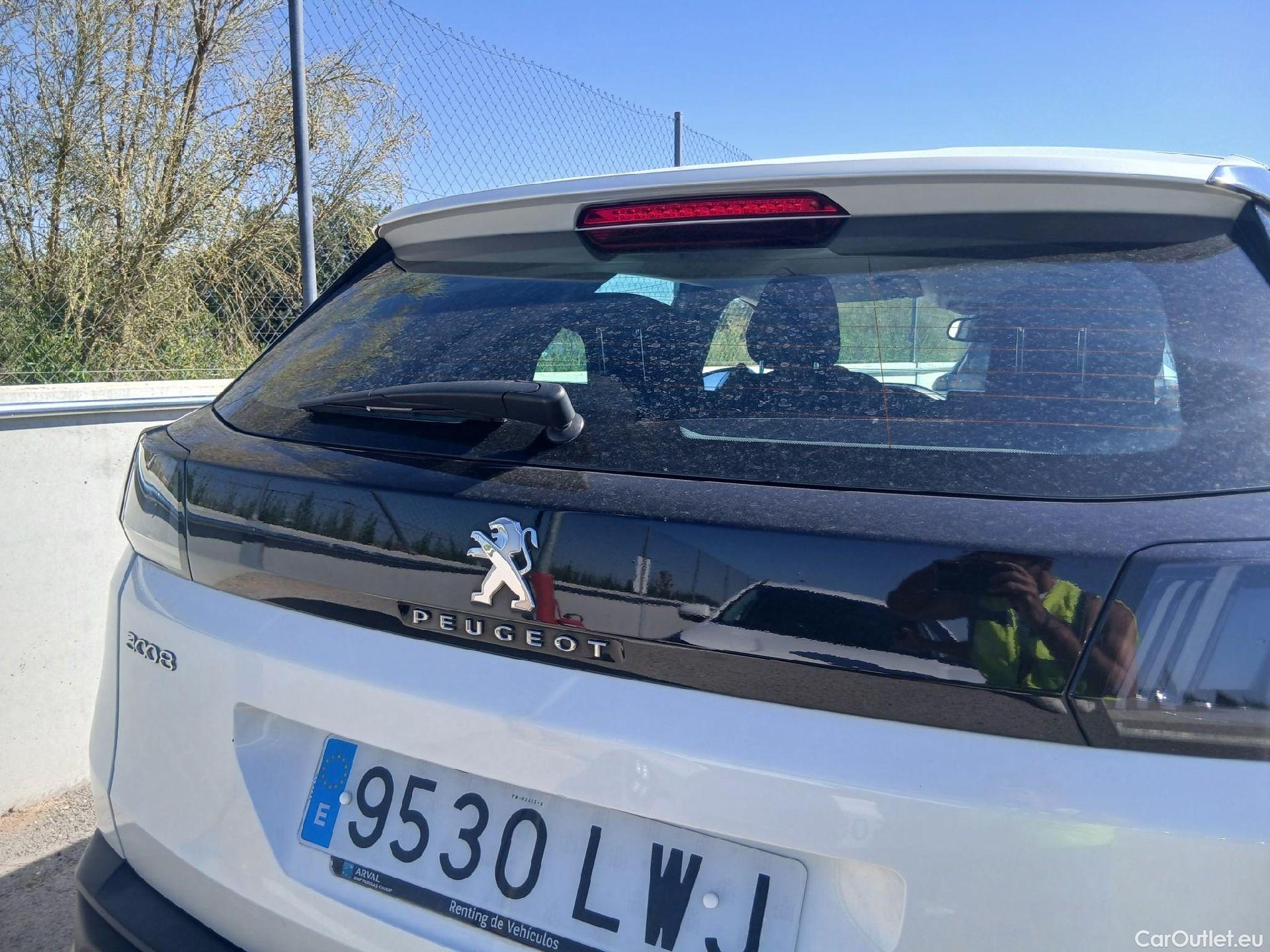 Peugeot  3008 PEUGEOT  / 2020 / 5P / todoterreno 1.5 BlueHDi 96kW S&S Active Pack EAT8 #35