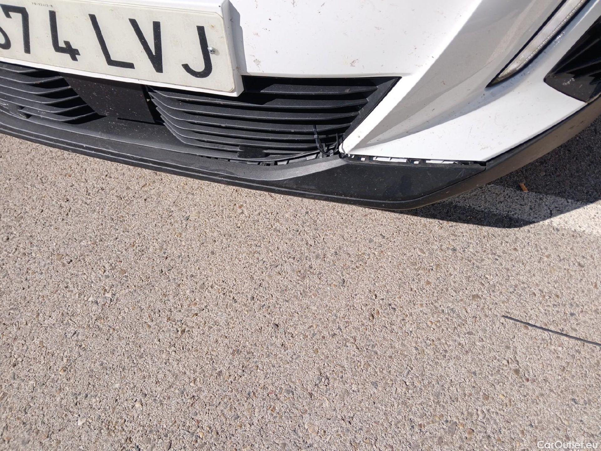 Peugeot  2008 PEUGEOT  / 2019 / 5P / todoterreno Active Puretech 100 S&S BVM6 #4