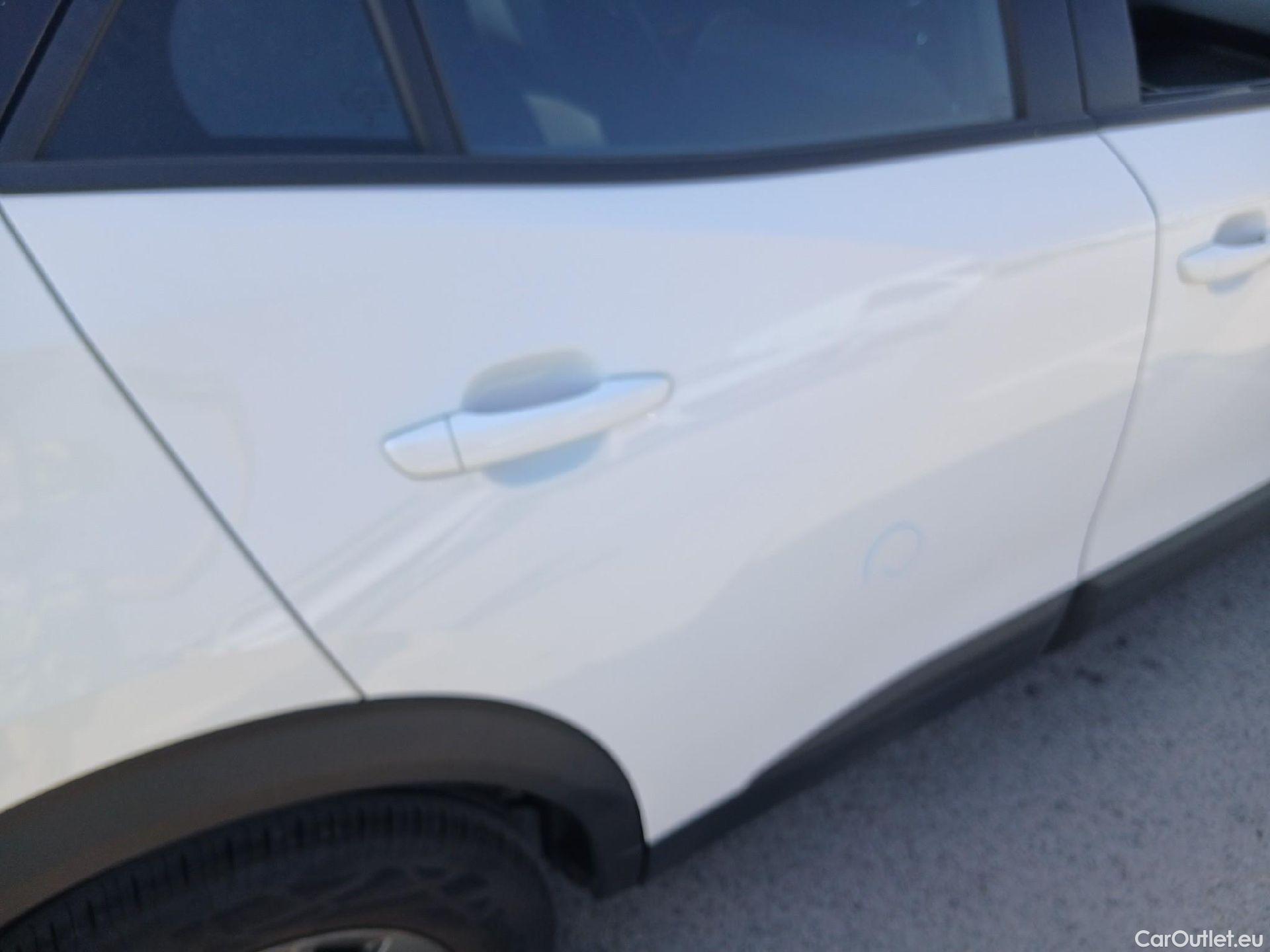  Peugeot  2008 PEUGEOT  / 2019 / 5P / todoterreno Active Pack Puretech 100 S&S BVM6 #21