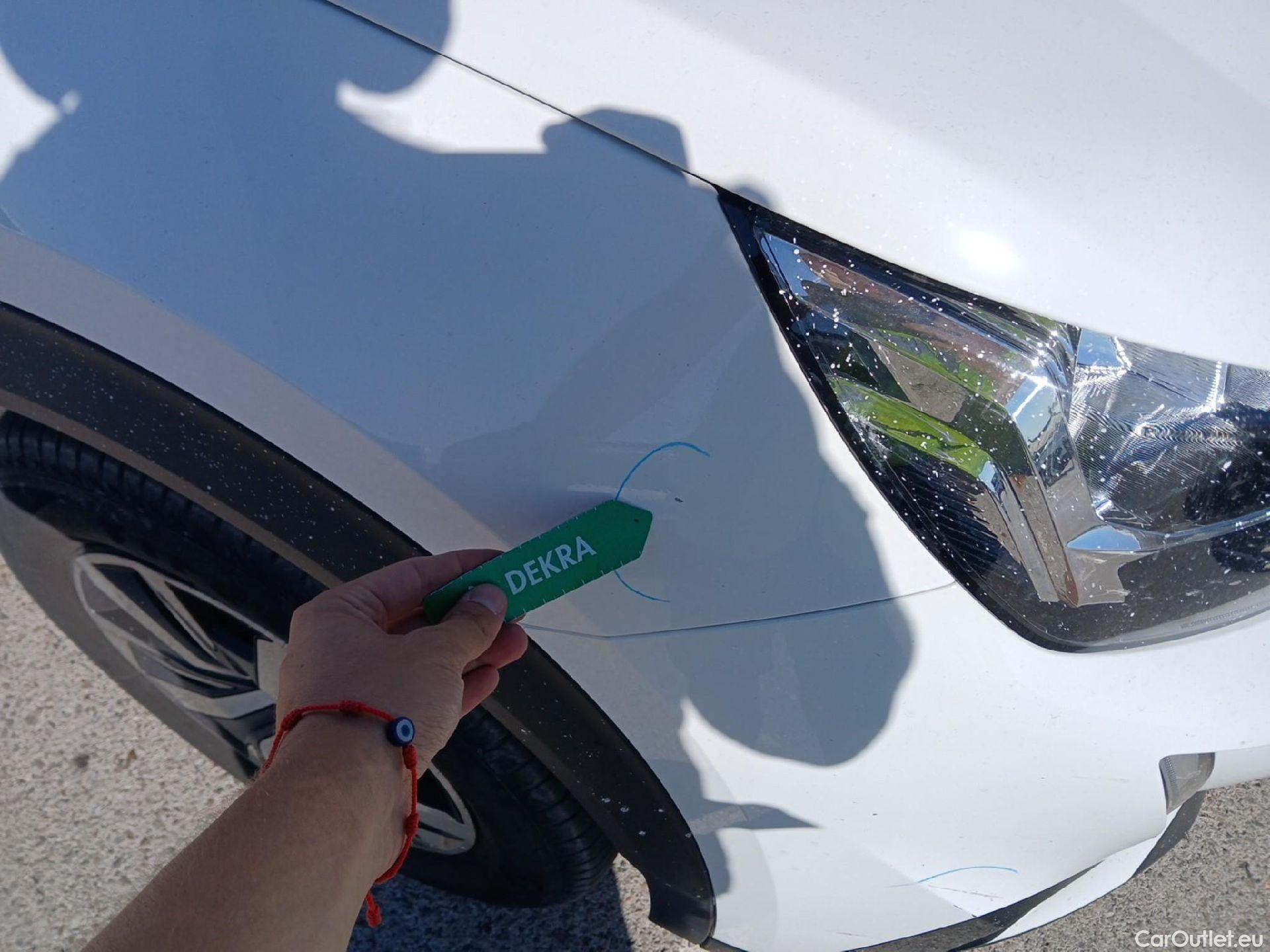  Peugeot  2008 PEUGEOT  / 2019 / 5P / todoterreno Active Puretech 100 S&S BVM6 #18