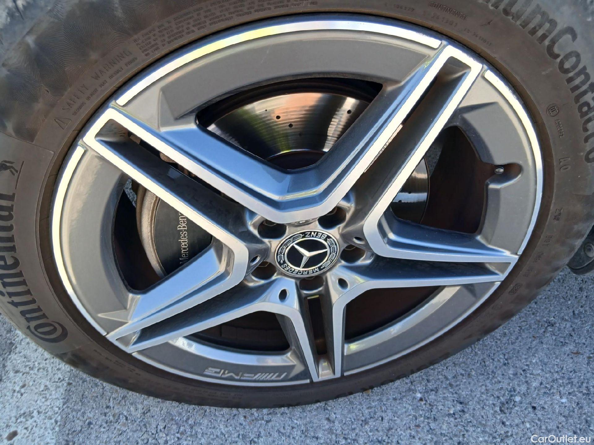  Mercedes  GLB MERCEDES-BENZ  / 2019 / 5P / todoterreno 2.0  200 D 4MATIC DCT 110KW (150CV) #4