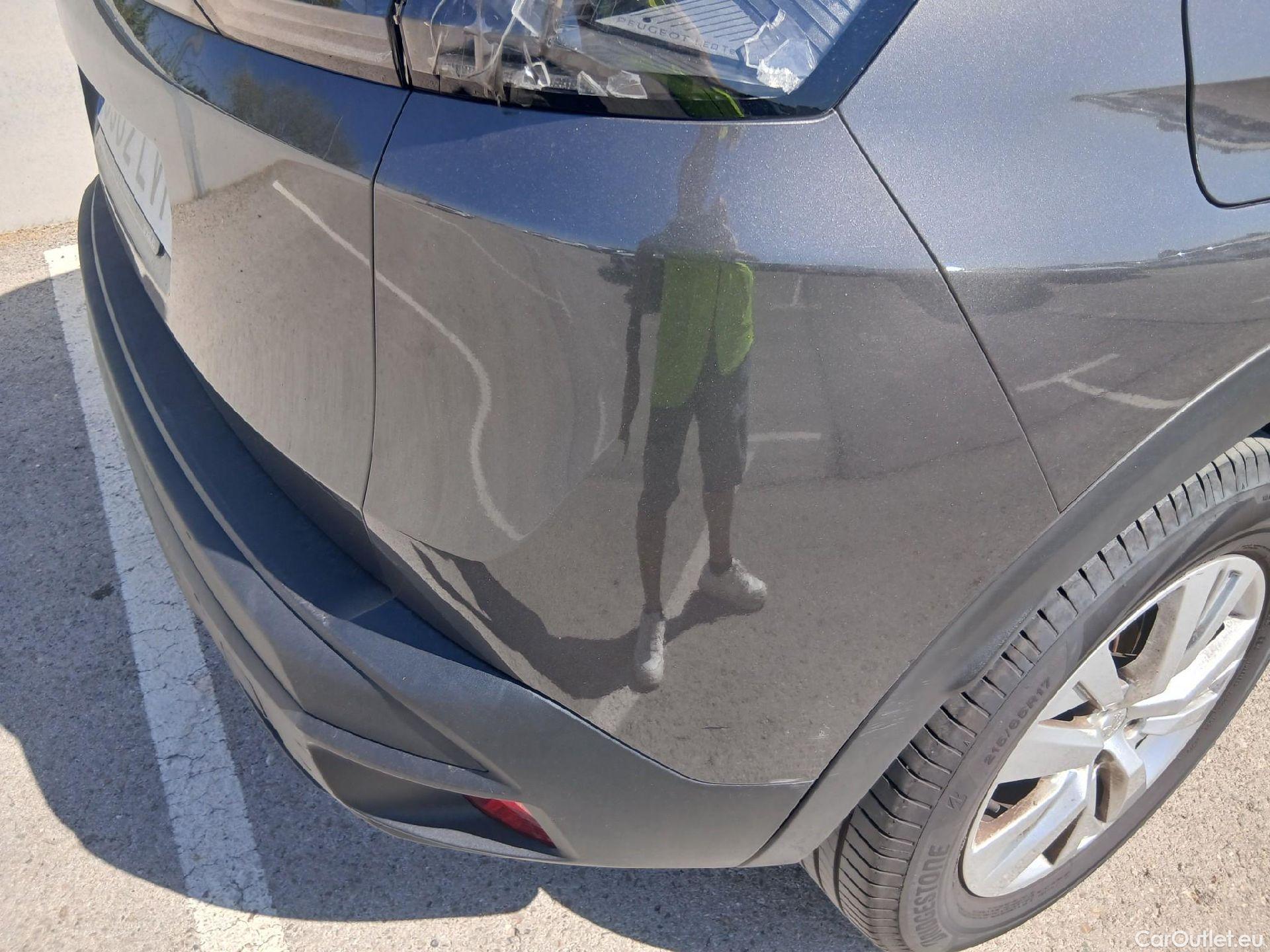  Peugeot  3008 PEUGEOT  / 2020 / 5P / todoterreno 1.5 BlueHDi 96kW S&S Active Pack EAT8 #36