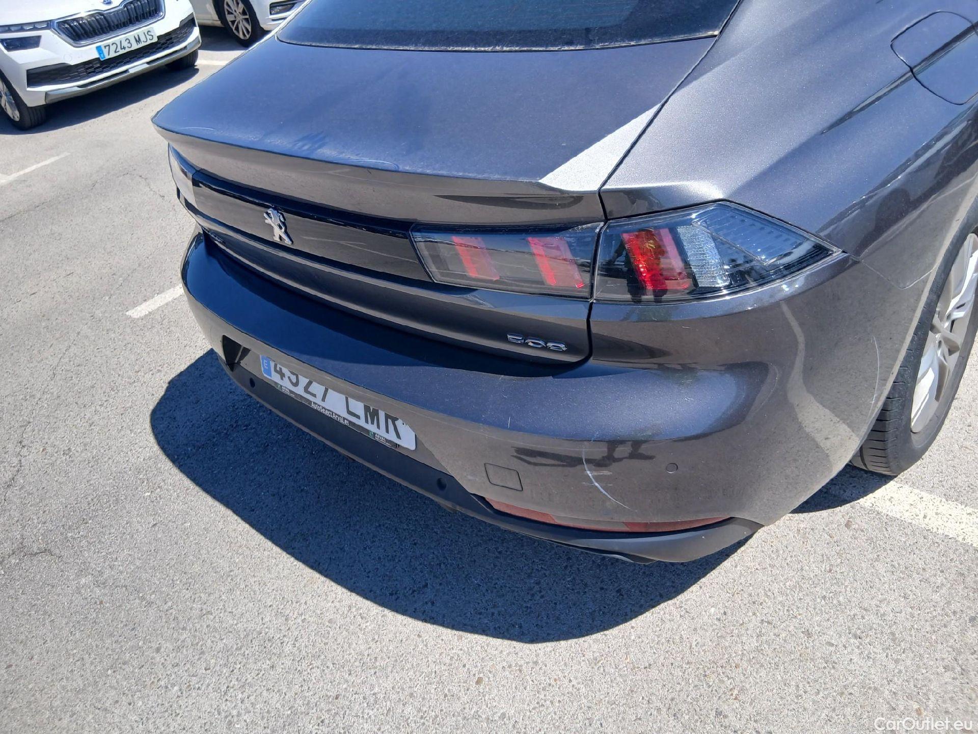 Peugeot  508 PEUGEOT  / 2018 / 5P / berlina con portón  5P Business Line BlueHDi 130 EAT8 (AC) #17