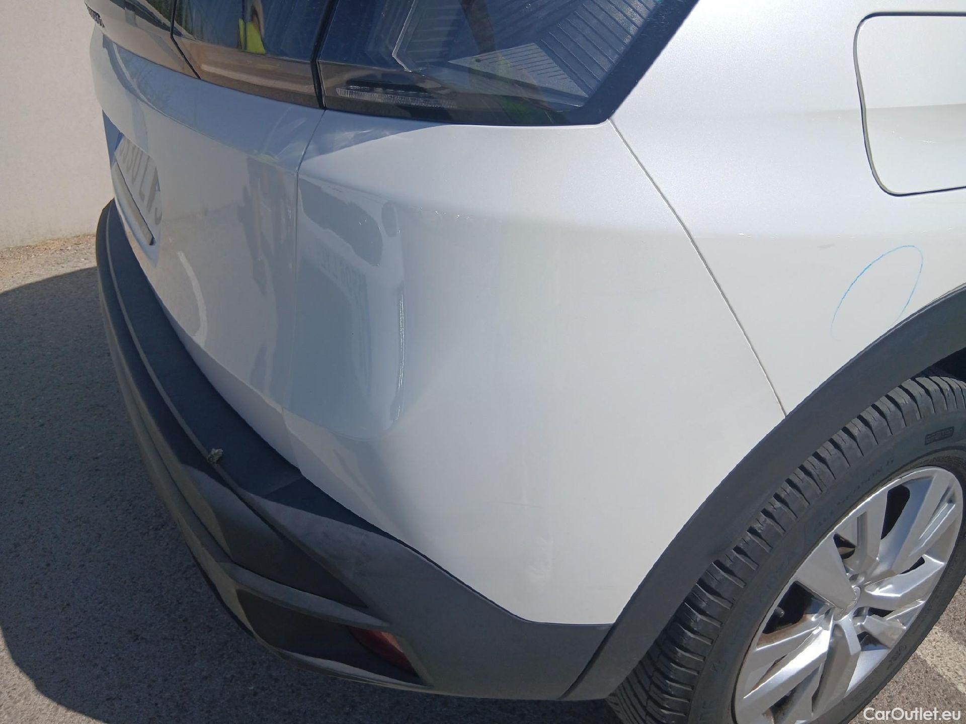  Peugeot  3008 PEUGEOT  / 2020 / 5P / todoterreno 1.5 BlueHDi 96kW S&S Active Pack EAT8 #37