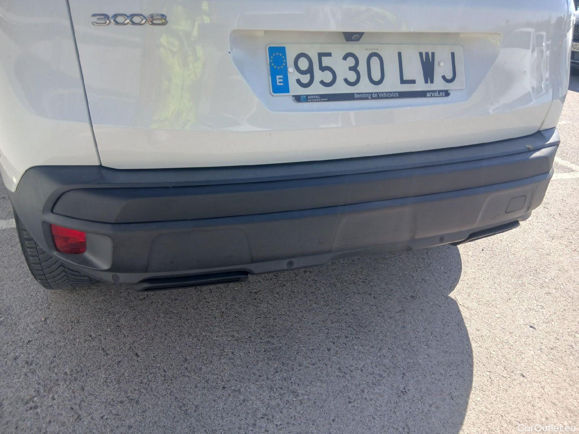  Peugeot  3008 PEUGEOT  / 2020 / 5P / todoterreno 1.5 BlueHDi 96kW S&S Active Pack EAT8 #33