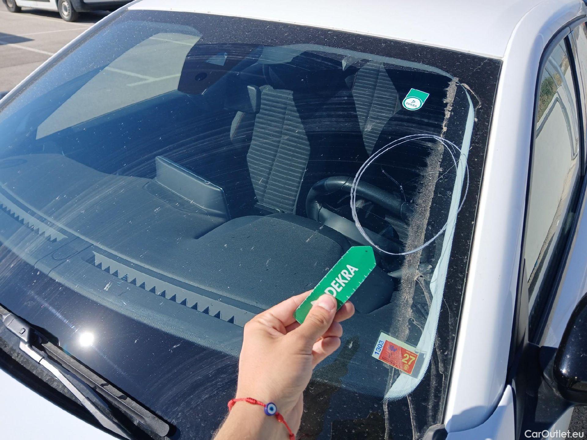  Peugeot  2008 PEUGEOT  / 2019 / 5P / todoterreno Active Puretech 100 S&S BVM6 #20