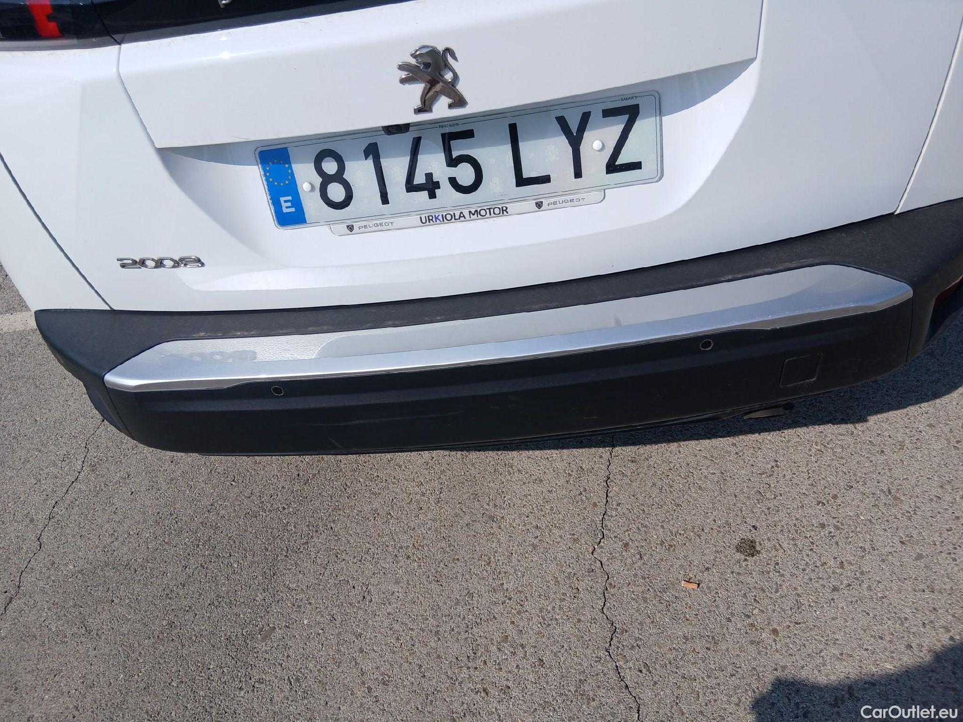  Peugeot  2008 PEUGEOT  / 2019 / 5P / todoterreno Active Pack Puretech 100 S&S BVM6 #19