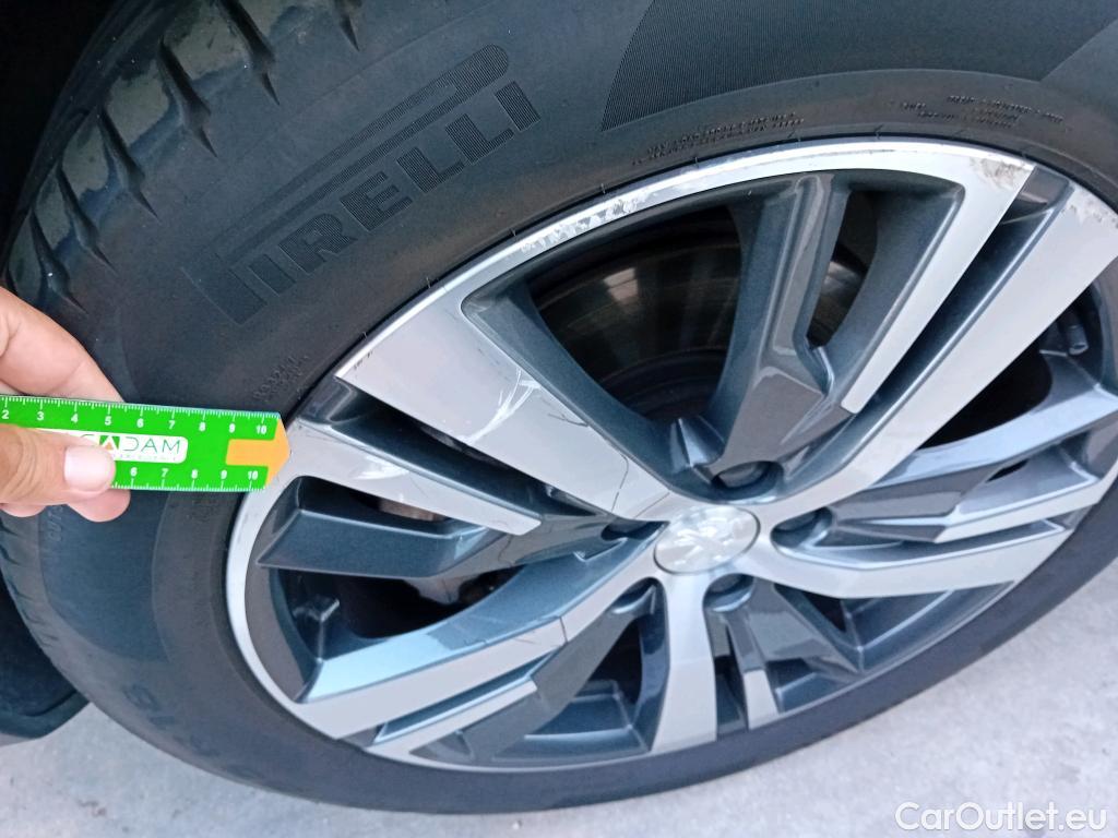  Peugeot  3008 PEUGEOT  / 2020 / 5P / todoterreno 1.5 BlueHDi 96kW (130CV) S&S Allure Pack #6