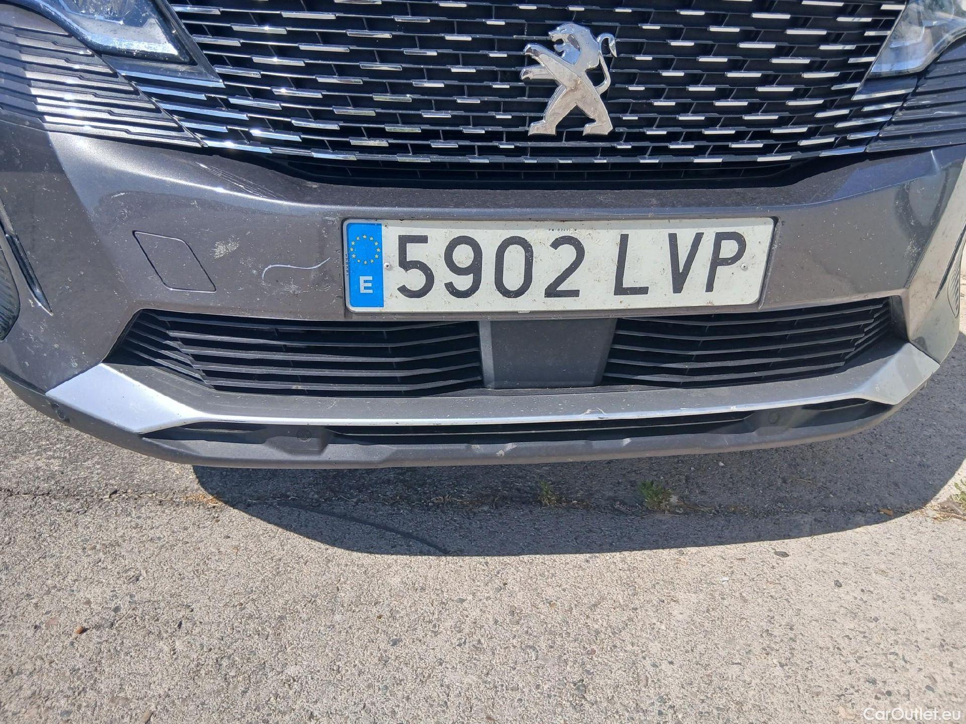  Peugeot  3008 PEUGEOT  / 2020 / 5P / todoterreno 1.5 BlueHDi 96kW S&S Active Pack EAT8 #9