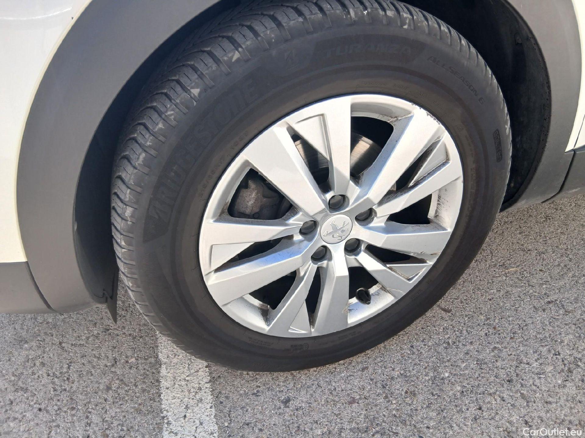  Peugeot  3008 PEUGEOT  / 2020 / 5P / todoterreno 1.5 BlueHDi 96kW S&S Active Pack EAT8 #14