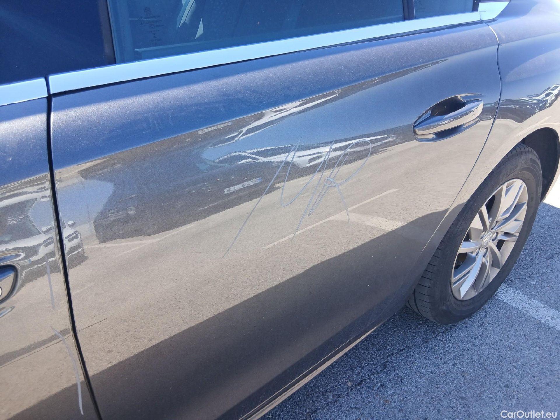  Peugeot  508 PEUGEOT  / 2018 / 5P / berlina con portón  5P Business Line BlueHDi 130 EAT8 (AC) #10