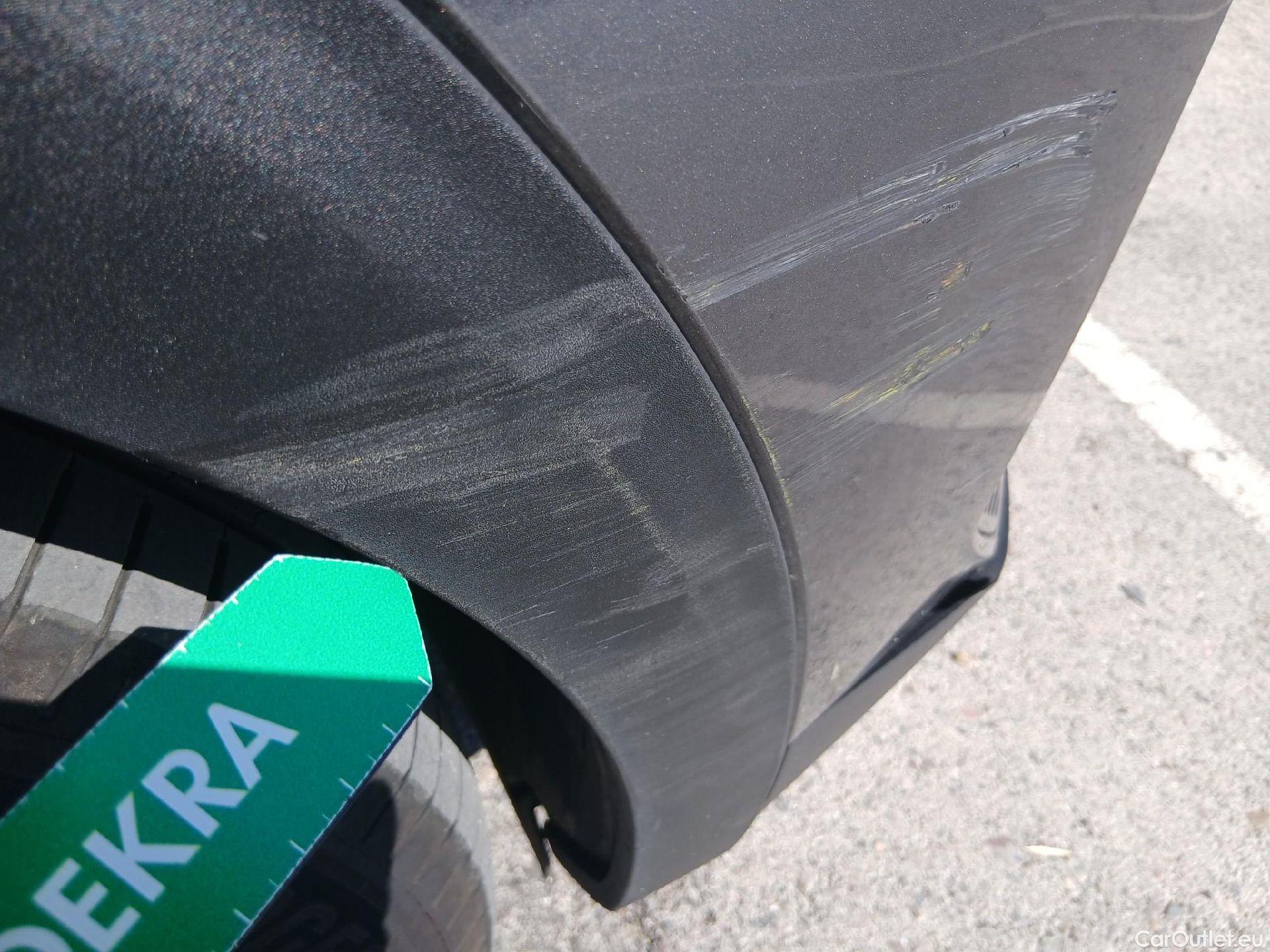  Peugeot  3008 PEUGEOT  / 2020 / 5P / todoterreno 1.5 BlueHDi 96kW S&S Active Pack EAT8 #49