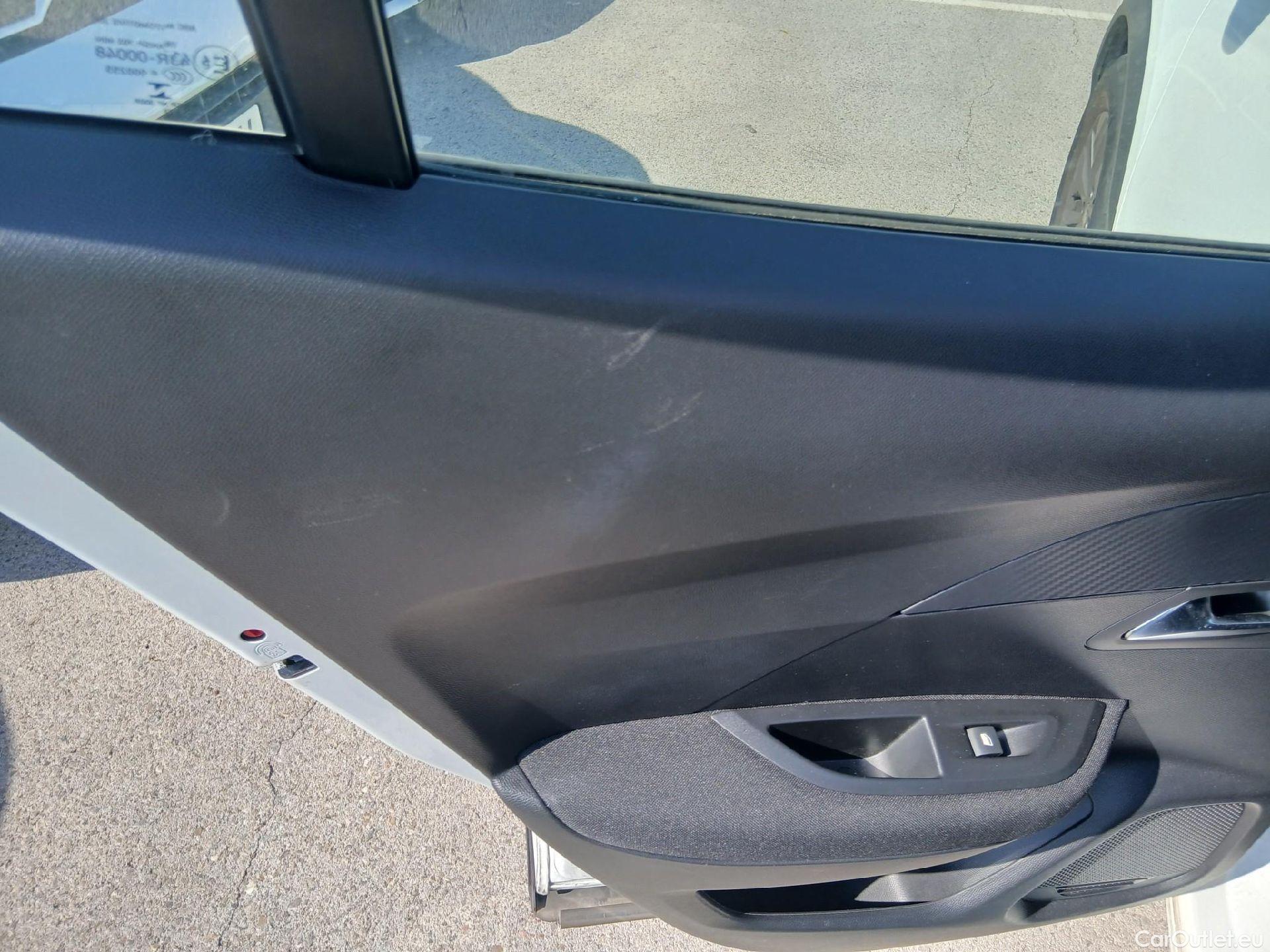  Peugeot  2008 PEUGEOT  / 2019 / 5P / todoterreno Active Pack Puretech 100 S&S BVM6 #16
