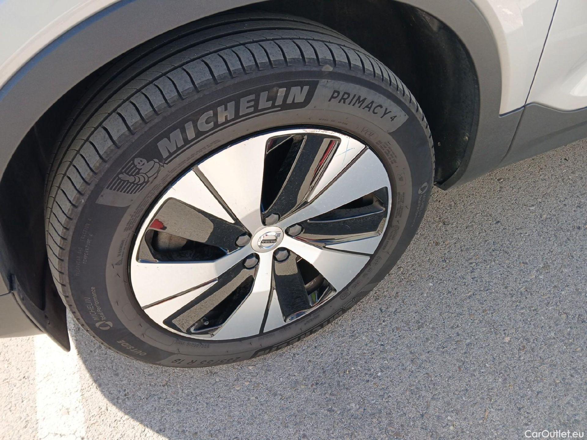  Volvo  XC 40 VOLVO XC40 / 2021 / 5P / todoterreno 1.5 T4 Recharge PHEV Core Auto #11