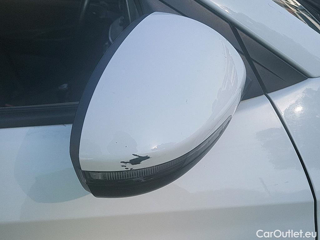  Hyundai  Tucson HYUNDAI  / 2018 / 5P / todoterreno 1.6 CRDI 85kW (116CV) 48V SLE 4X2(SP)(SL) #29