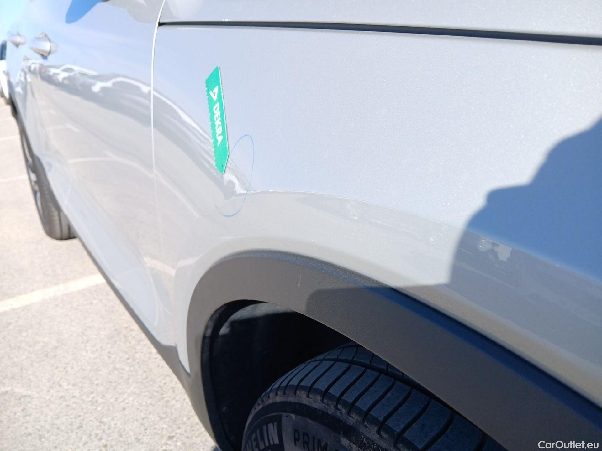  Volvo  XC 40 VOLVO XC40 / 2021 / 5P / todoterreno 1.5 T4 Recharge PHEV Core Auto #29
